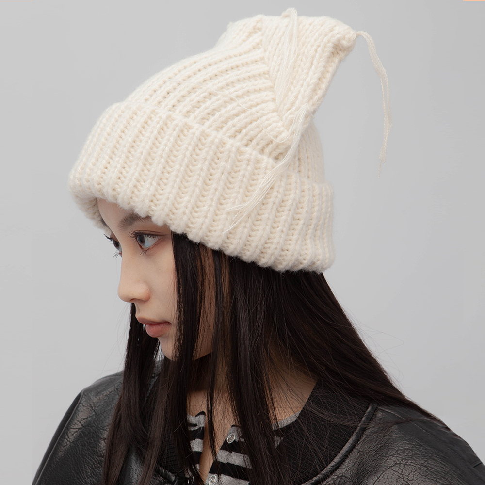 流蘇厚針織貓耳帽（in stock)