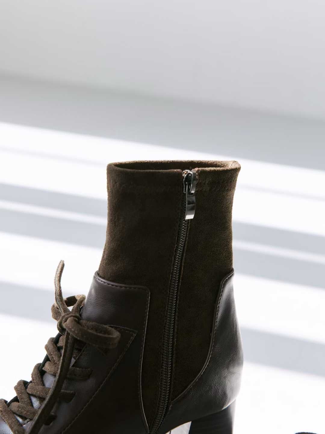 25J502本期推薦! 設計感滿分麂皮絨拼接綁帶造型中跟短靴/襪靴