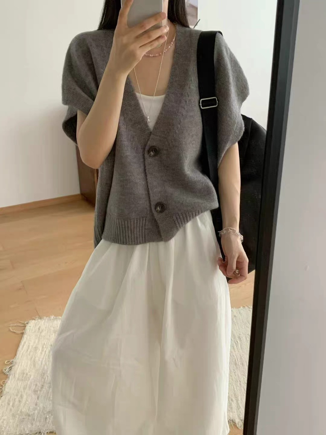 V領排釦短款毛衣背心 6607