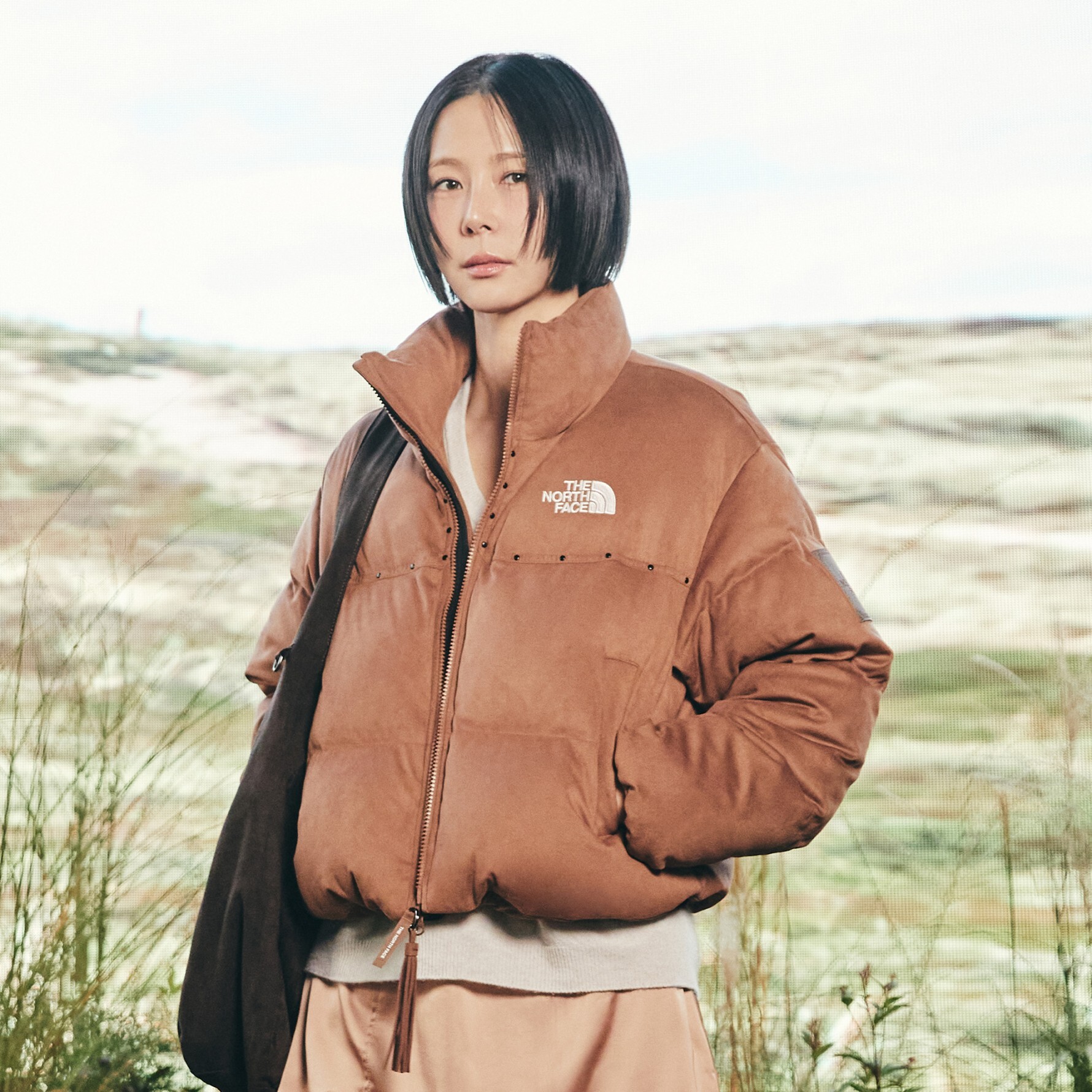 【代購】THE NORTH FACE 麂皮 Nuptse 短版外套 | RDS認證羽絨 | 深棕駝色 SOMI 同款 NJ1DR84