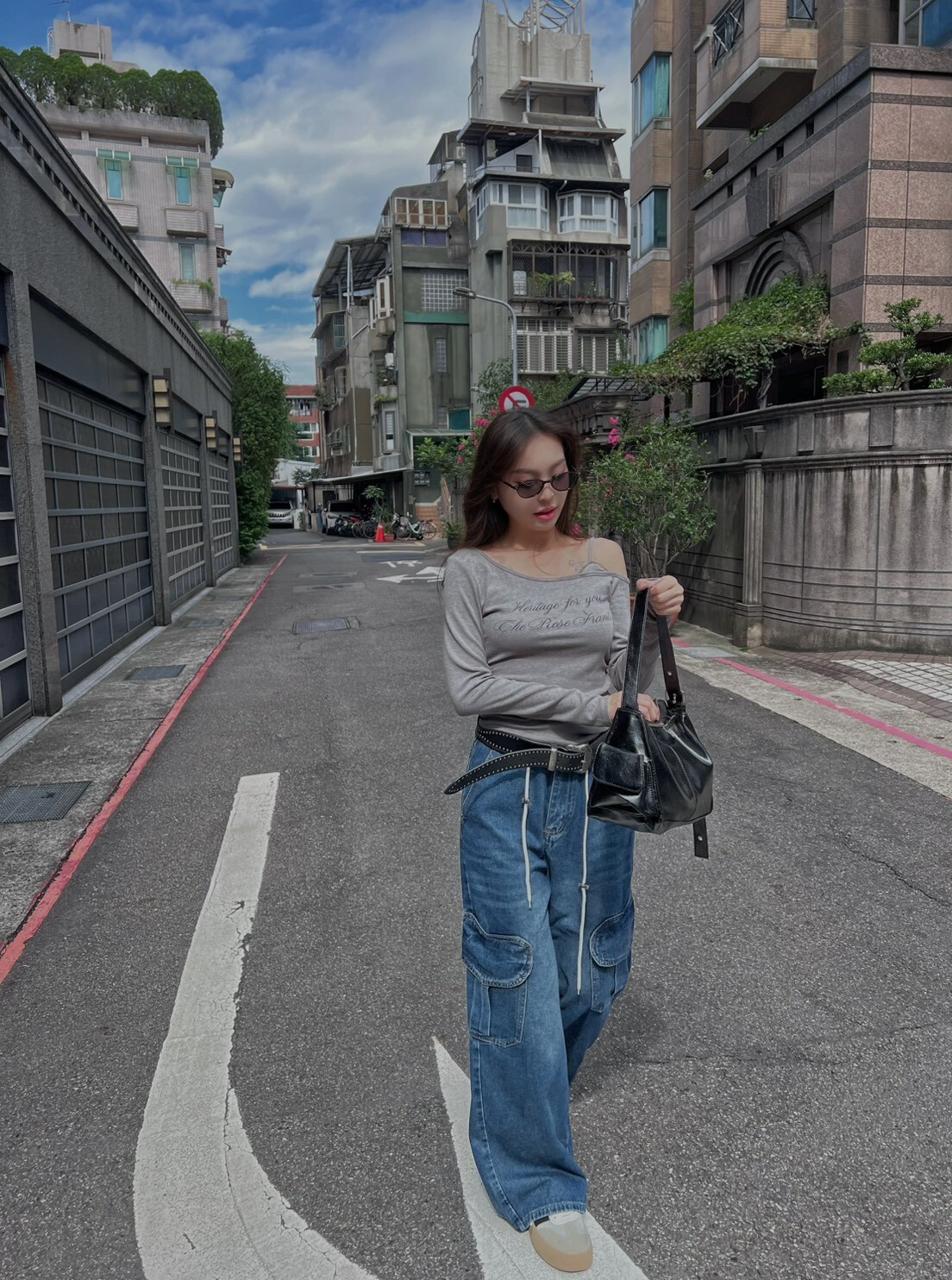 愛心口袋綁繩牛仔寬褲/單一色