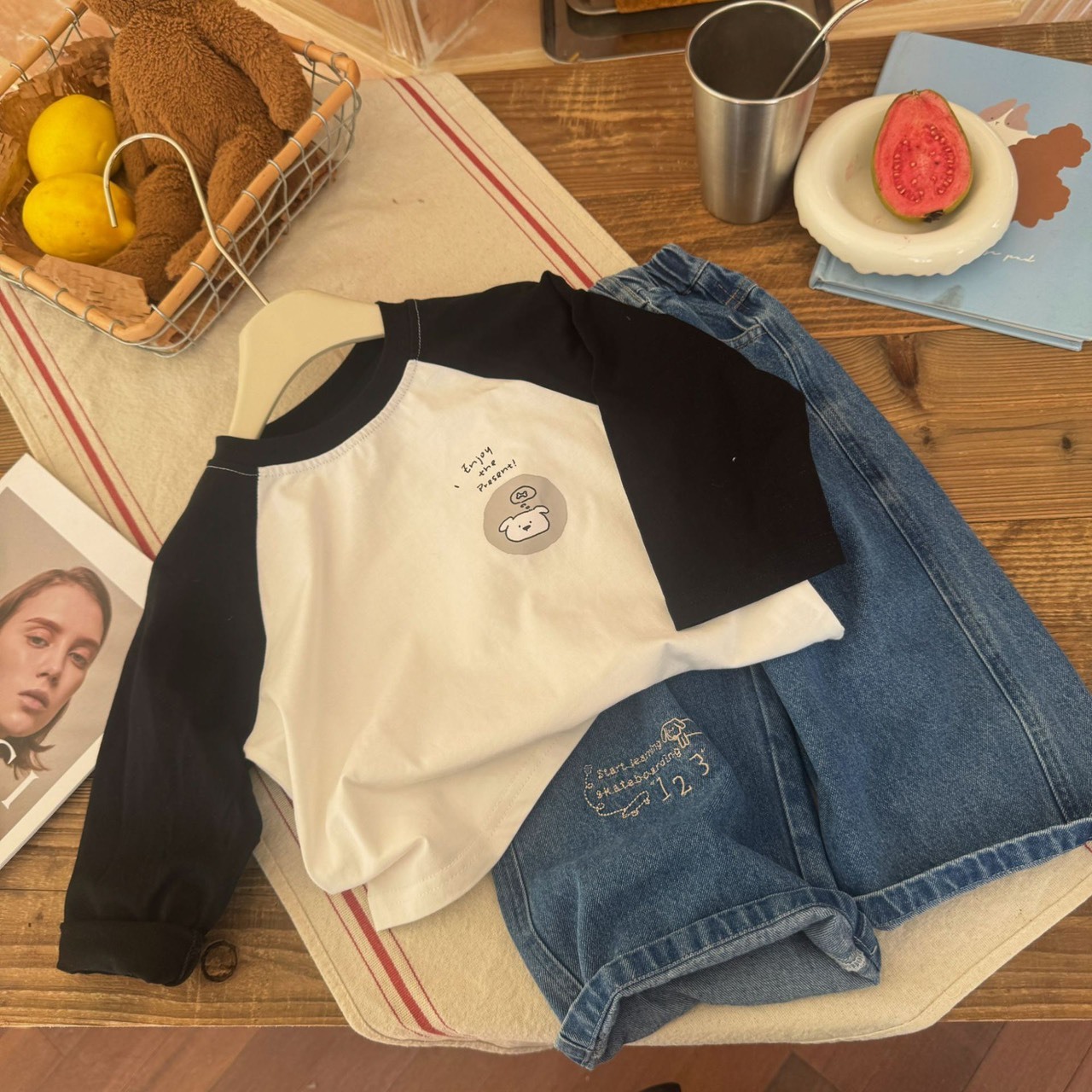 可愛塗鴉拚色上衣