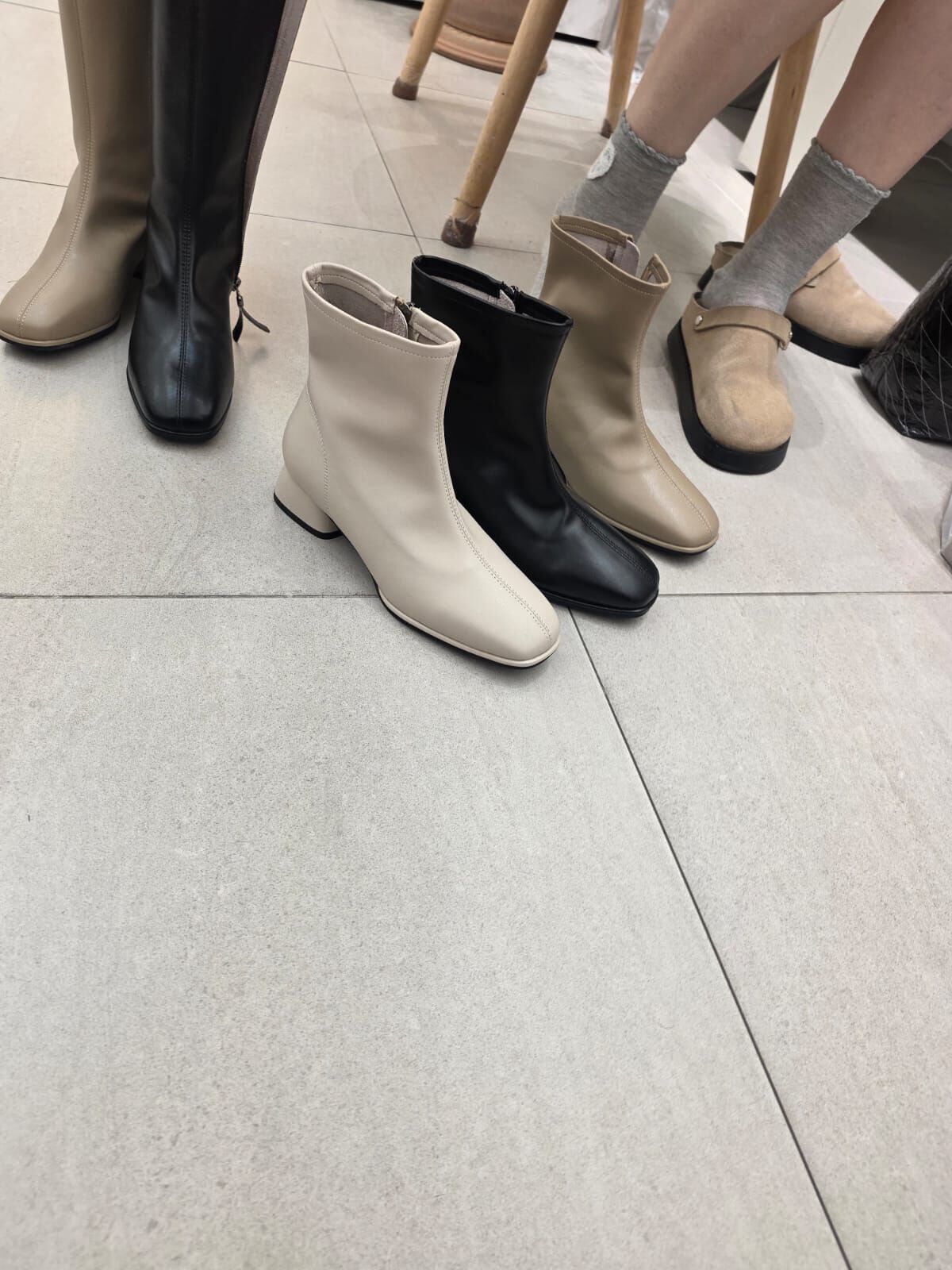 SH5212 極簡彈力純色低跟短靴 *真皮足碼*