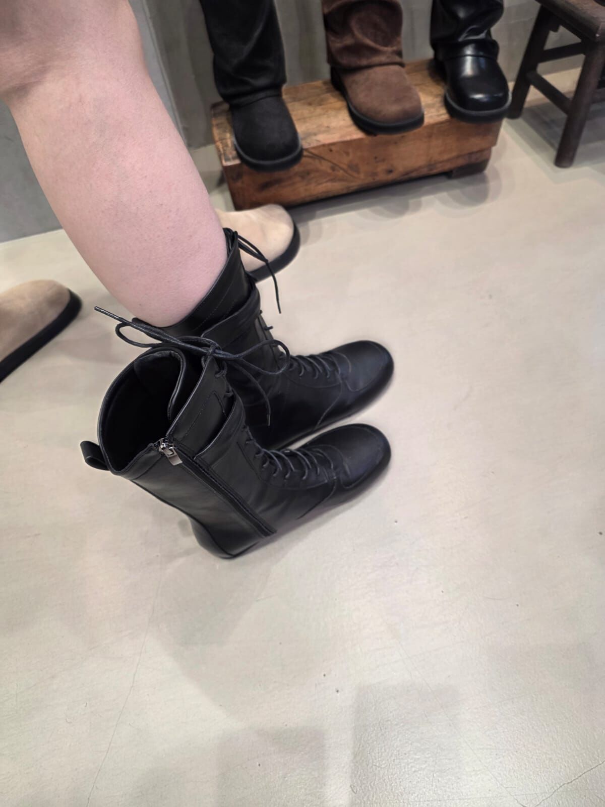 SH5220 質感綁帶圓頭軍靴 *足碼*