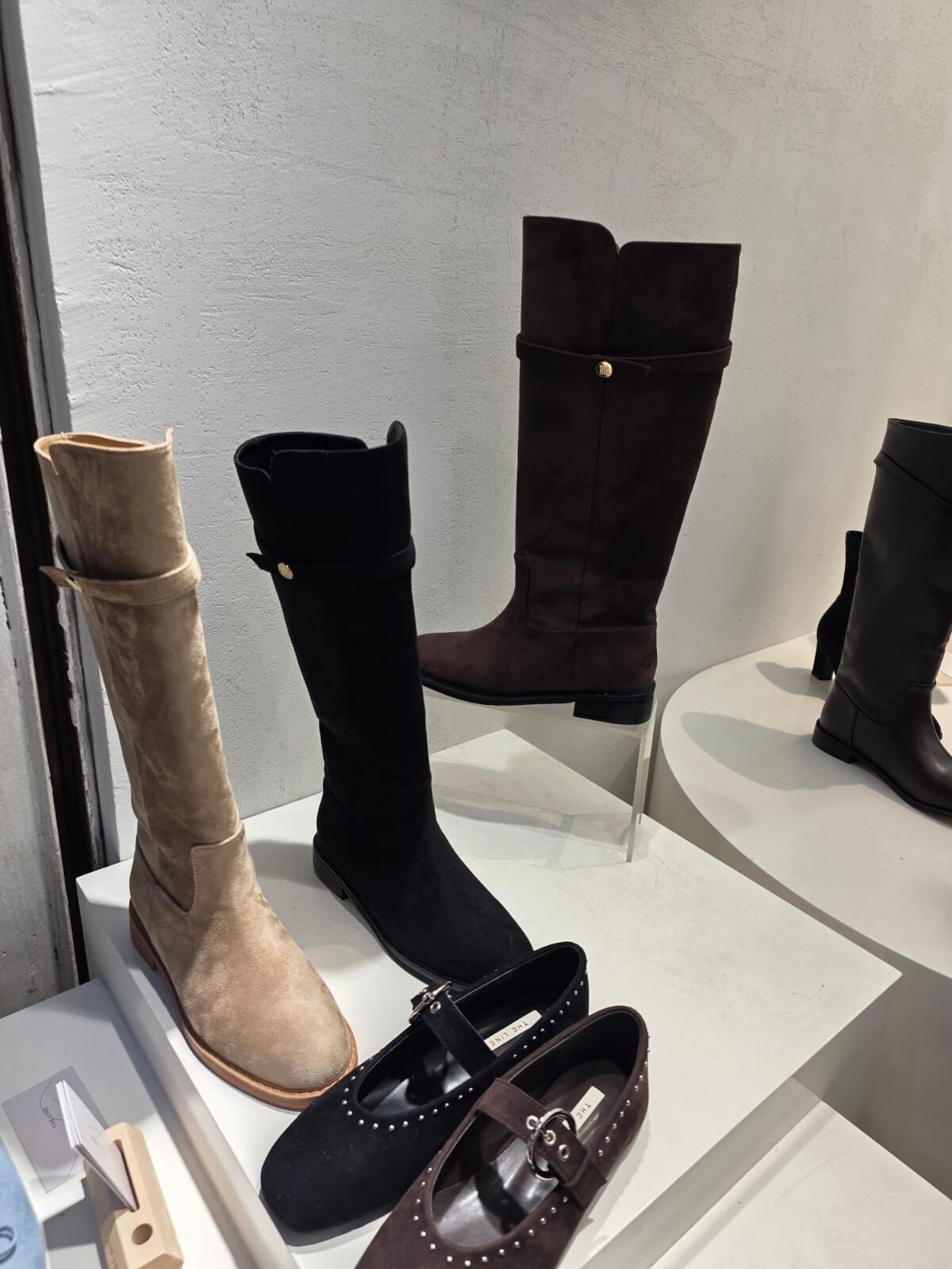 SH5224 麂皮皮帶扣拉鍊長靴 *足碼*