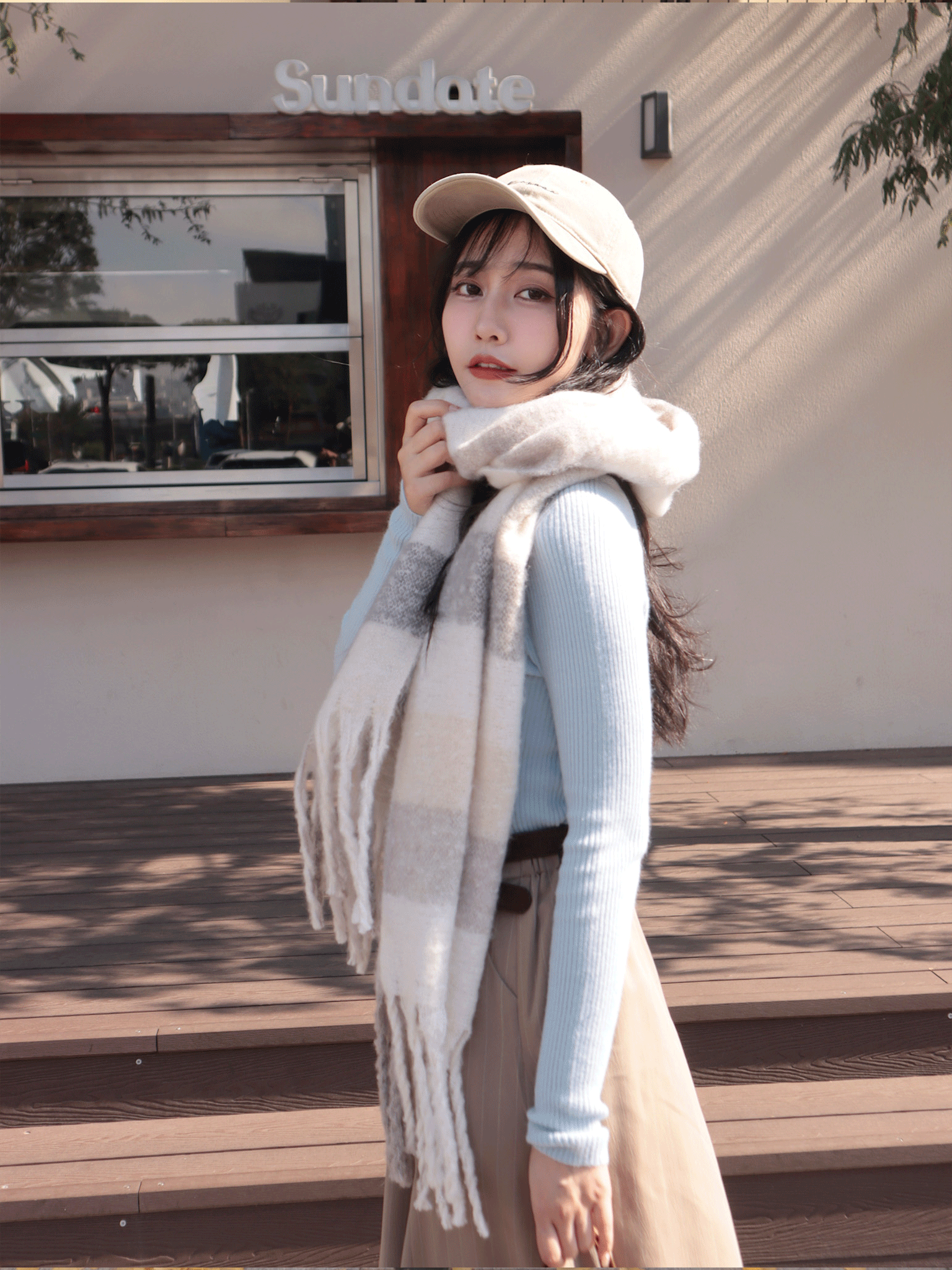 25J305 本期推薦! 法式濾鏡 混羊絨軟呼呼濾鏡格紋流蘇圍巾