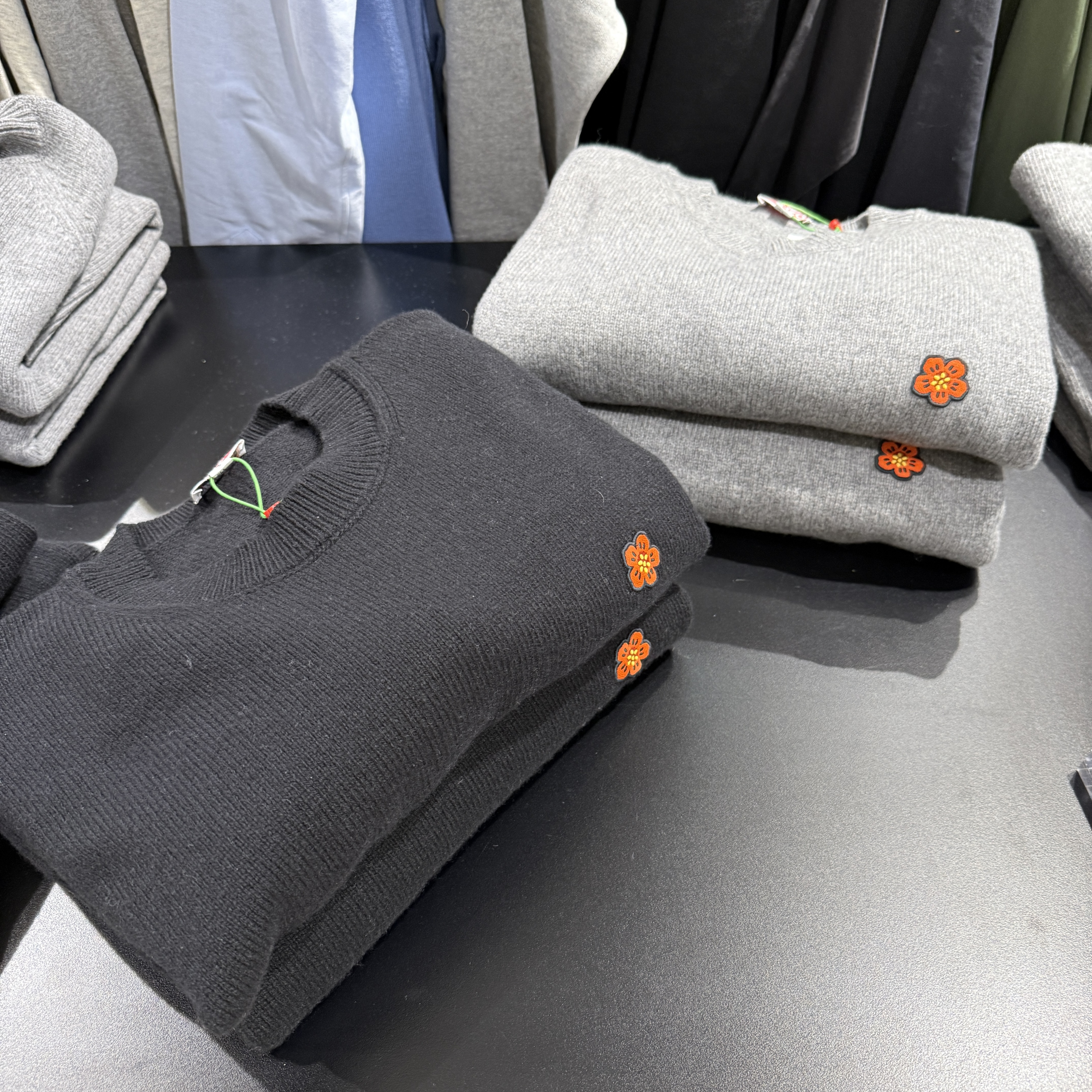 Kenzo MEN Small Flower crew neck Sweater 2 colors