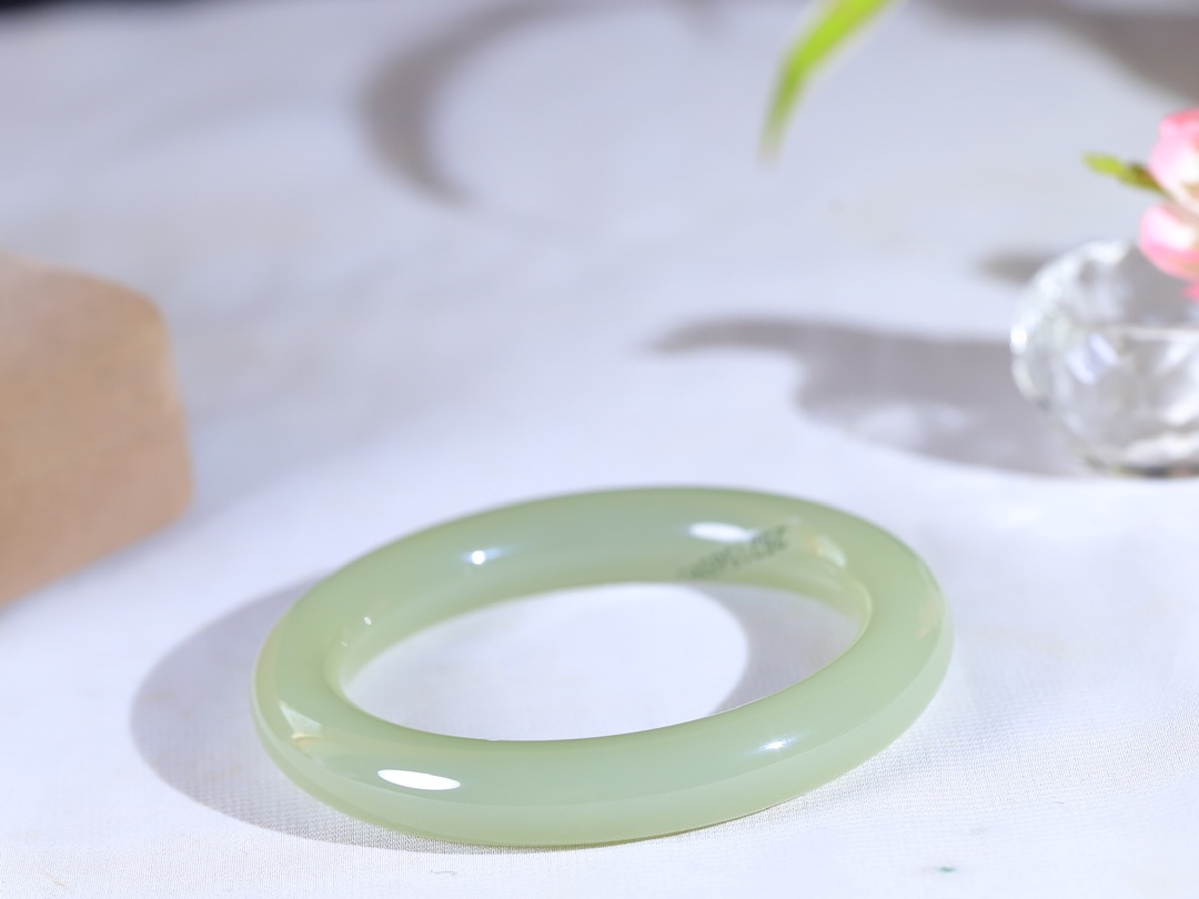 116110 59.5mm和田玉晴水圓條手鐲 (58-60)