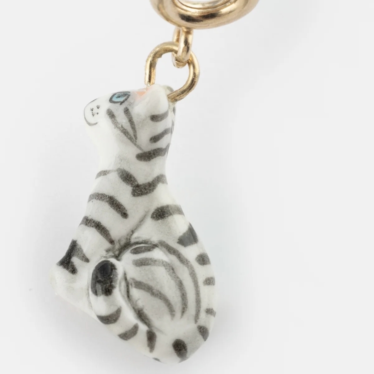 灰色虎斑貓瓷吊墜