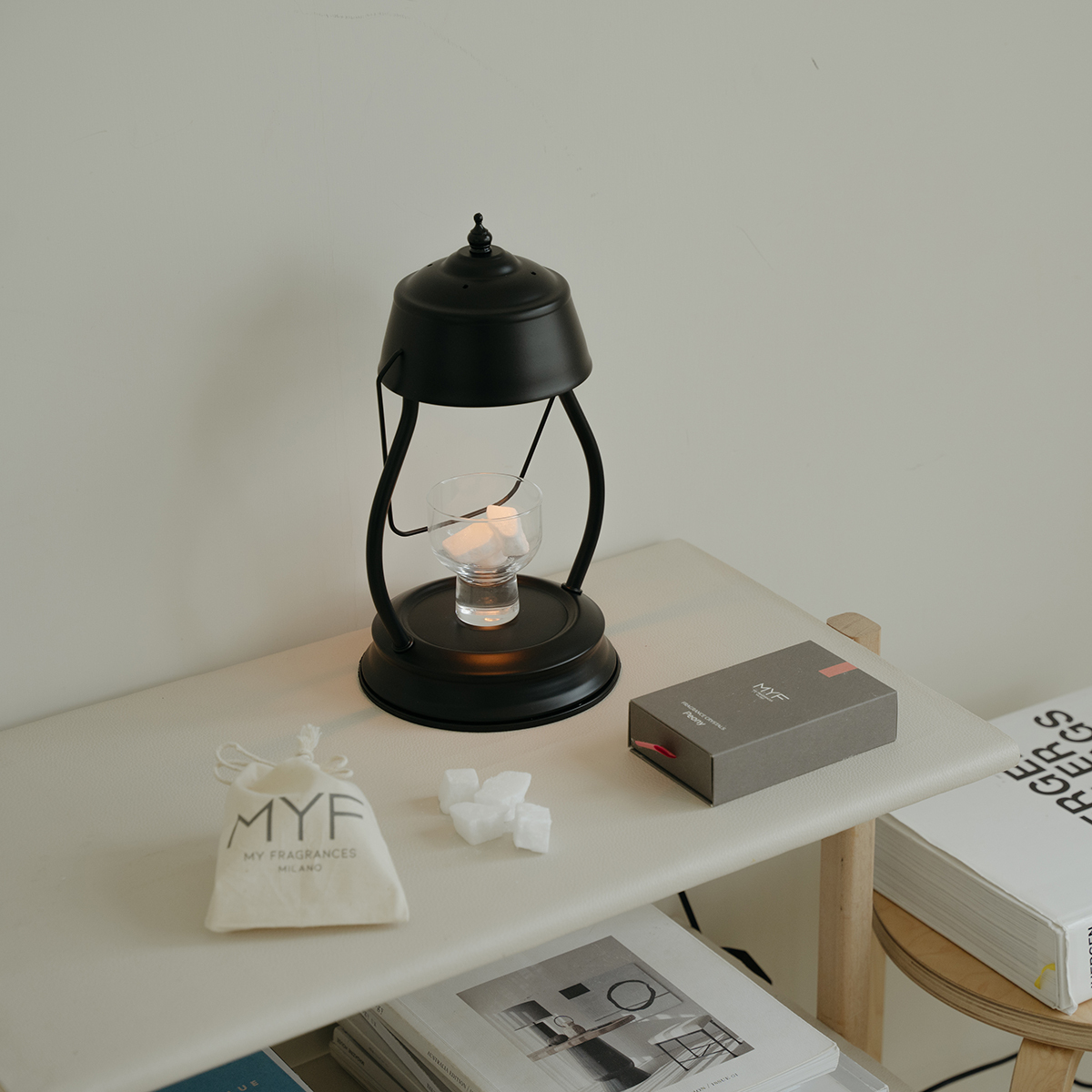 【限時特賣】復古提燈式融蠟燈-盒損福利品