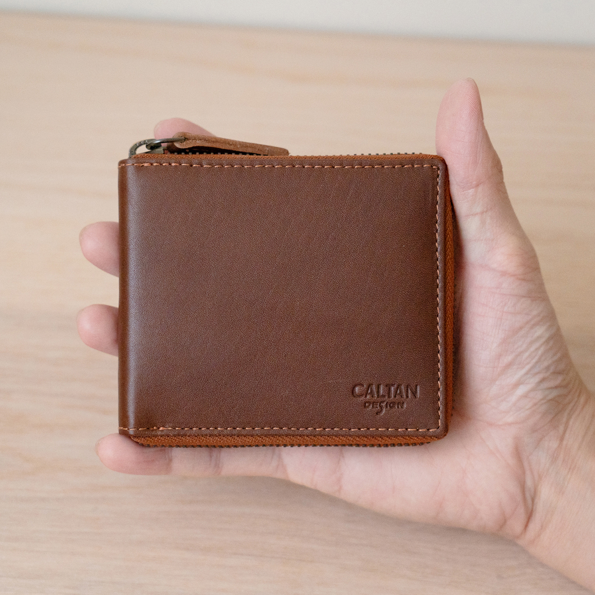 【招財母錢包💰】經典真皮全包式拉鍊短夾-四色(072916)