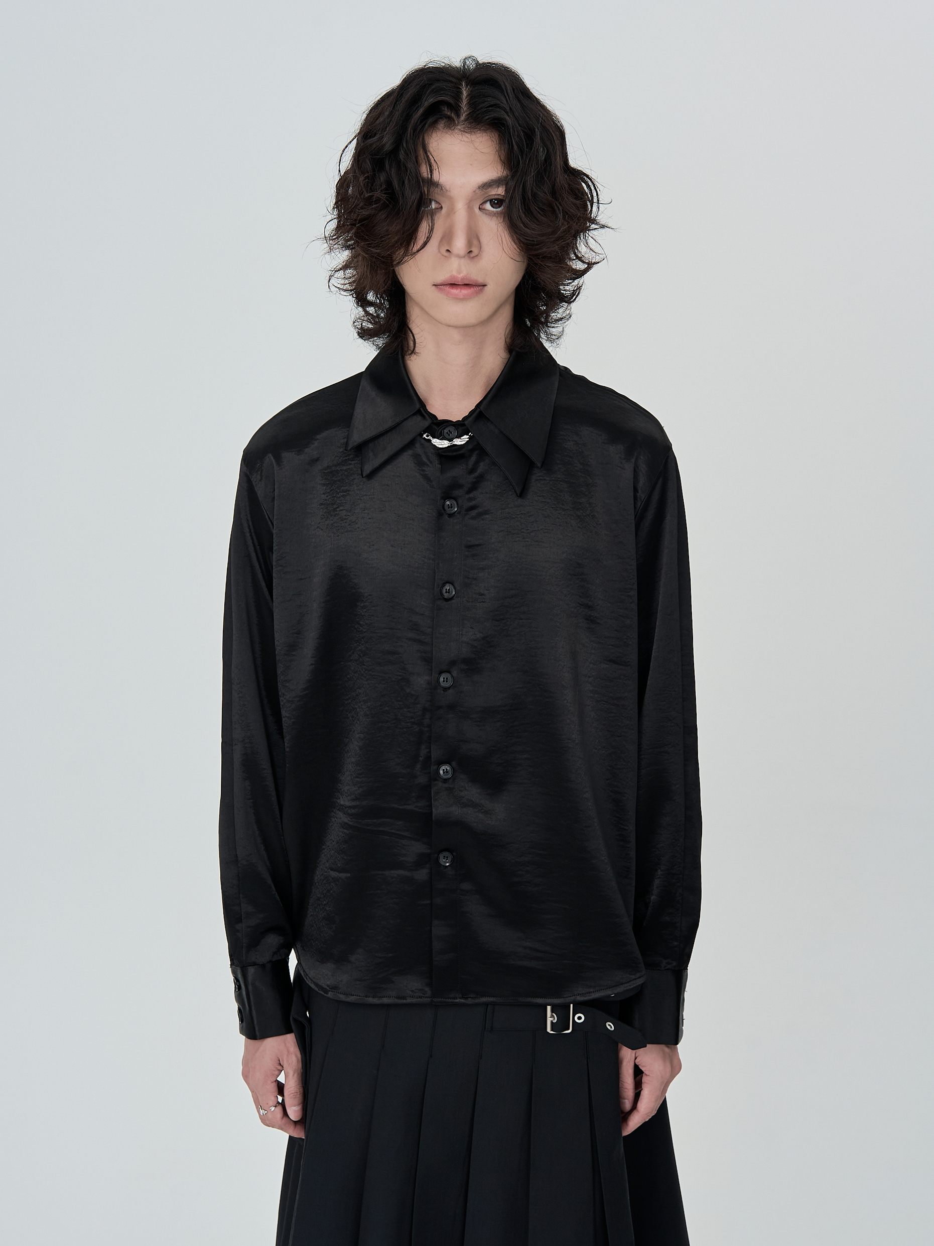 INN X RO(0) -AETHER WINGS天使羽雙領光澤襯衫-黑