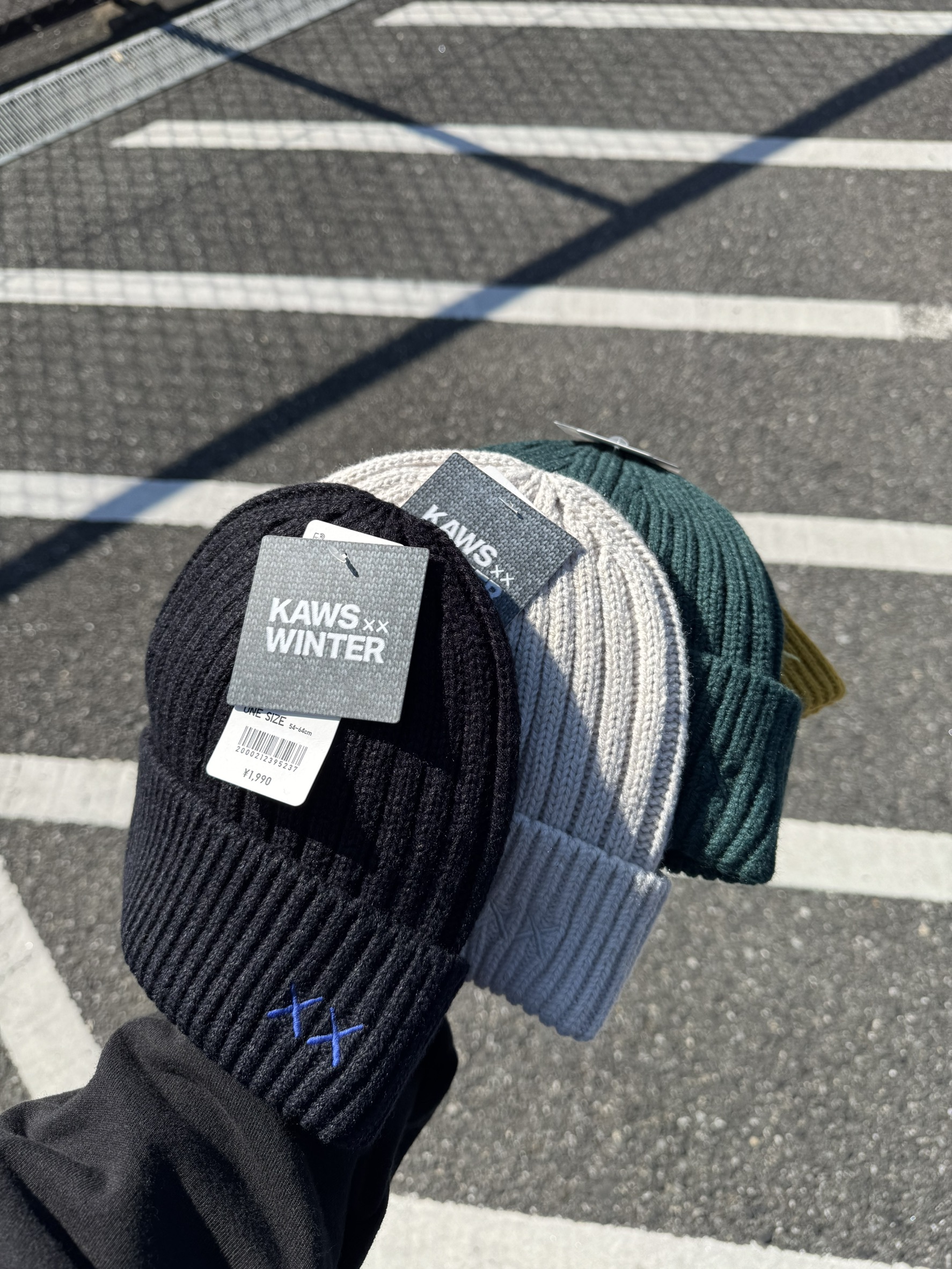 #現貨 日本限定 UNIQLO X KAWS WINTER HEATTECH 毛帽 485256