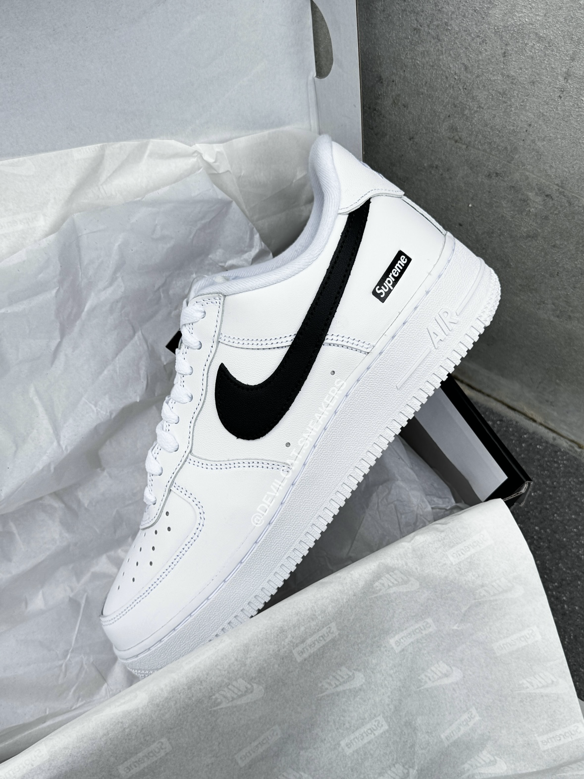 Supreme 25FW x Nike Air Force 1 Low 黑標白色 CU9225-102