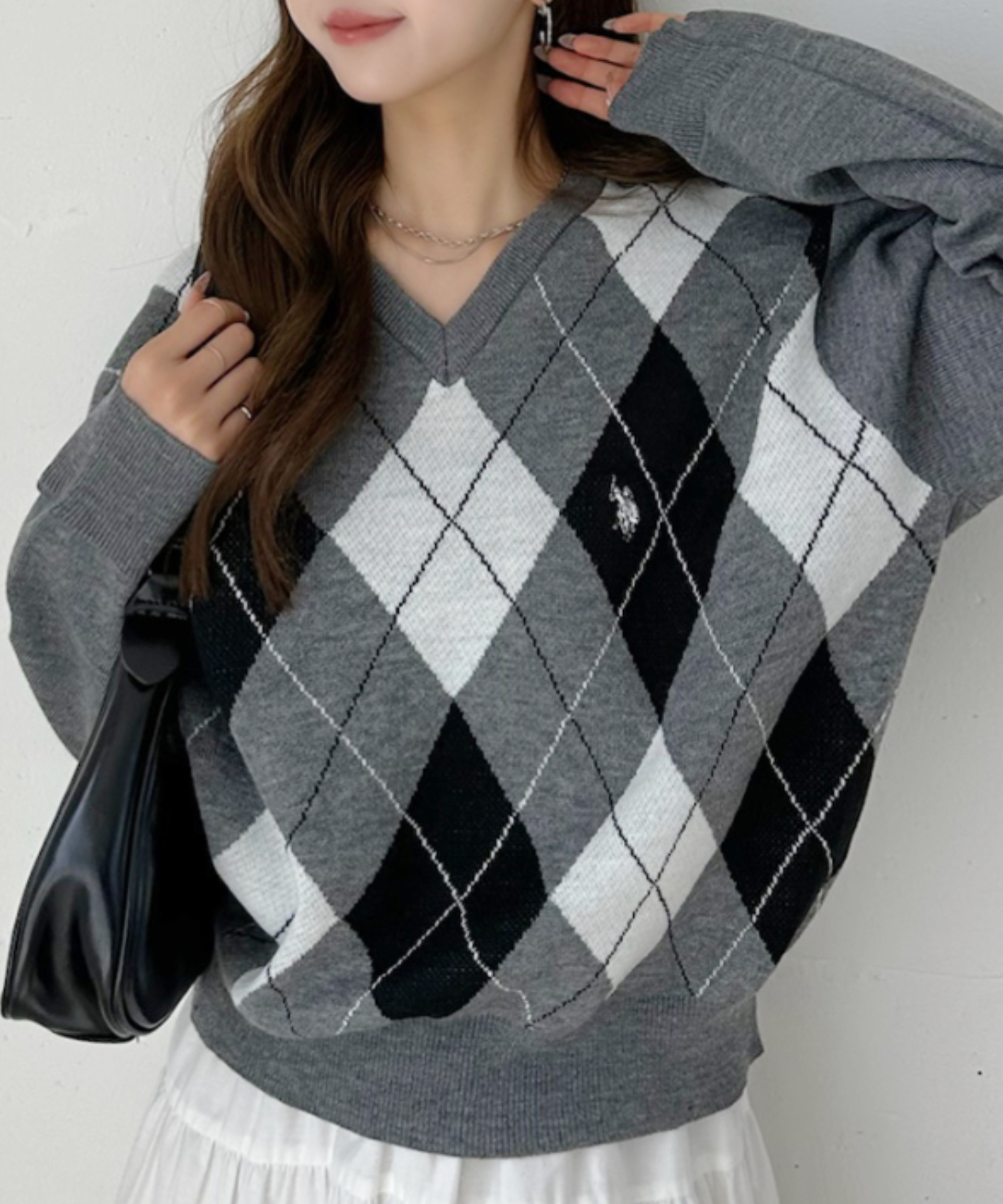 預購┃U.S. POLO ASSN. 刺繡 學院風 菱格紋 V領 長袖 針織衫