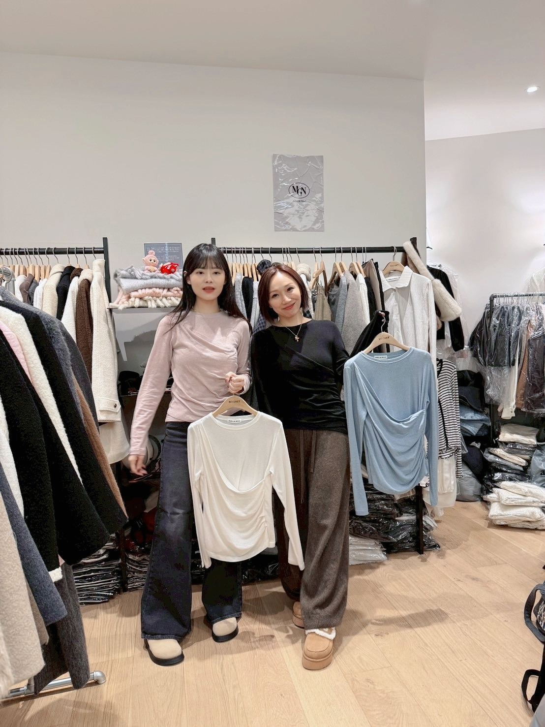 MN5210 垂墜領前頁長袖上衣