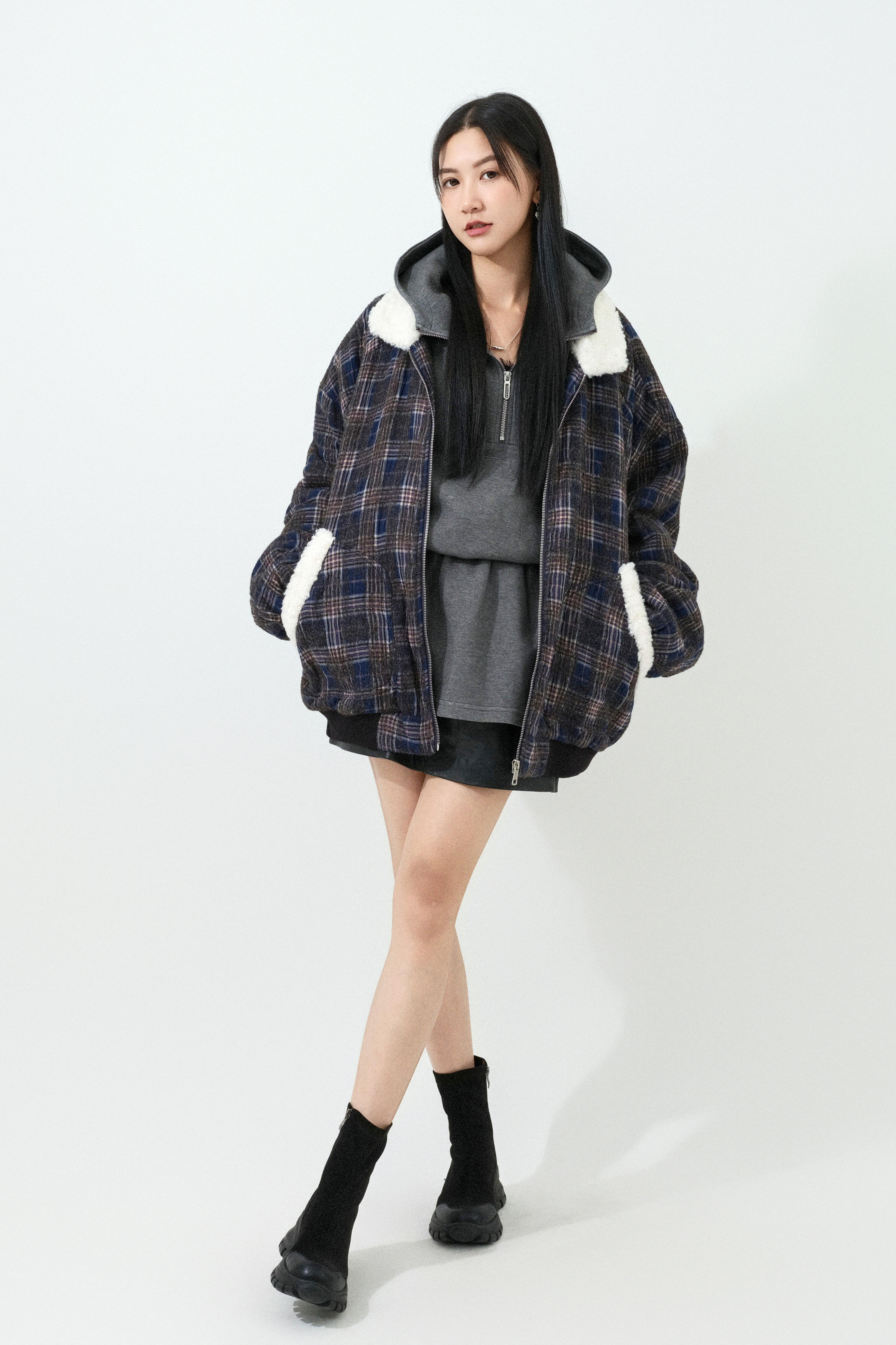 FW25_0210（外套＋上衣＋真皮半截裙）