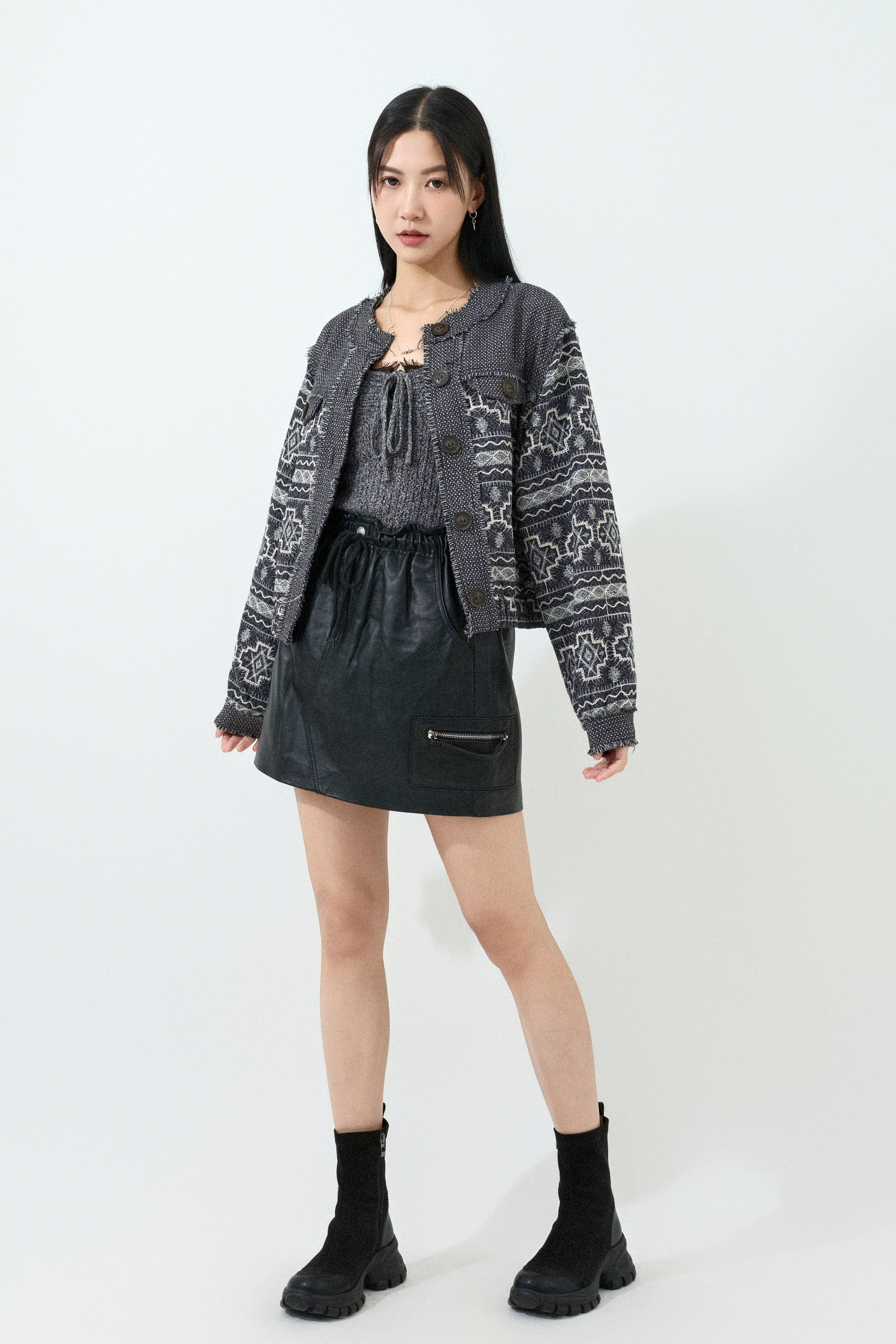 FW25_0211（外套＋上衣＋真皮半截裙）