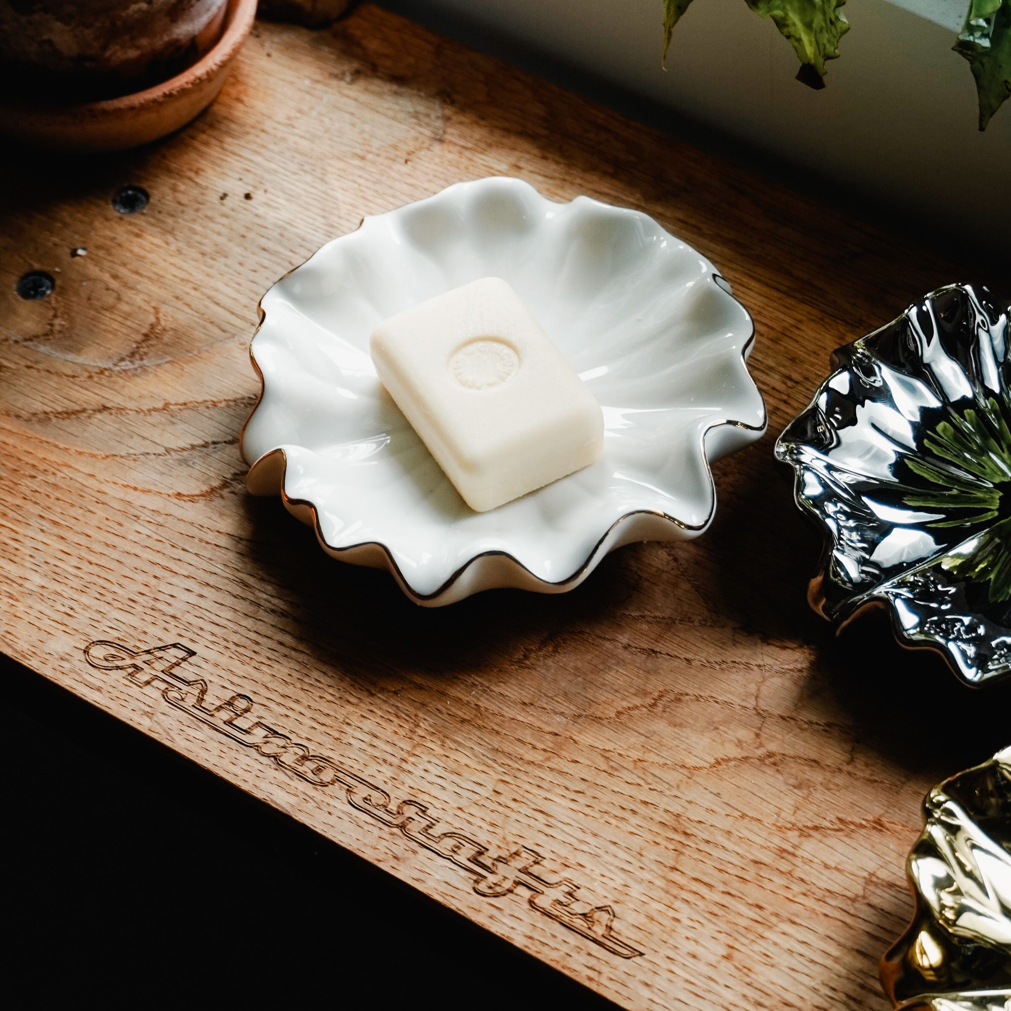 陶瓷荷葉香皂盤 三色售