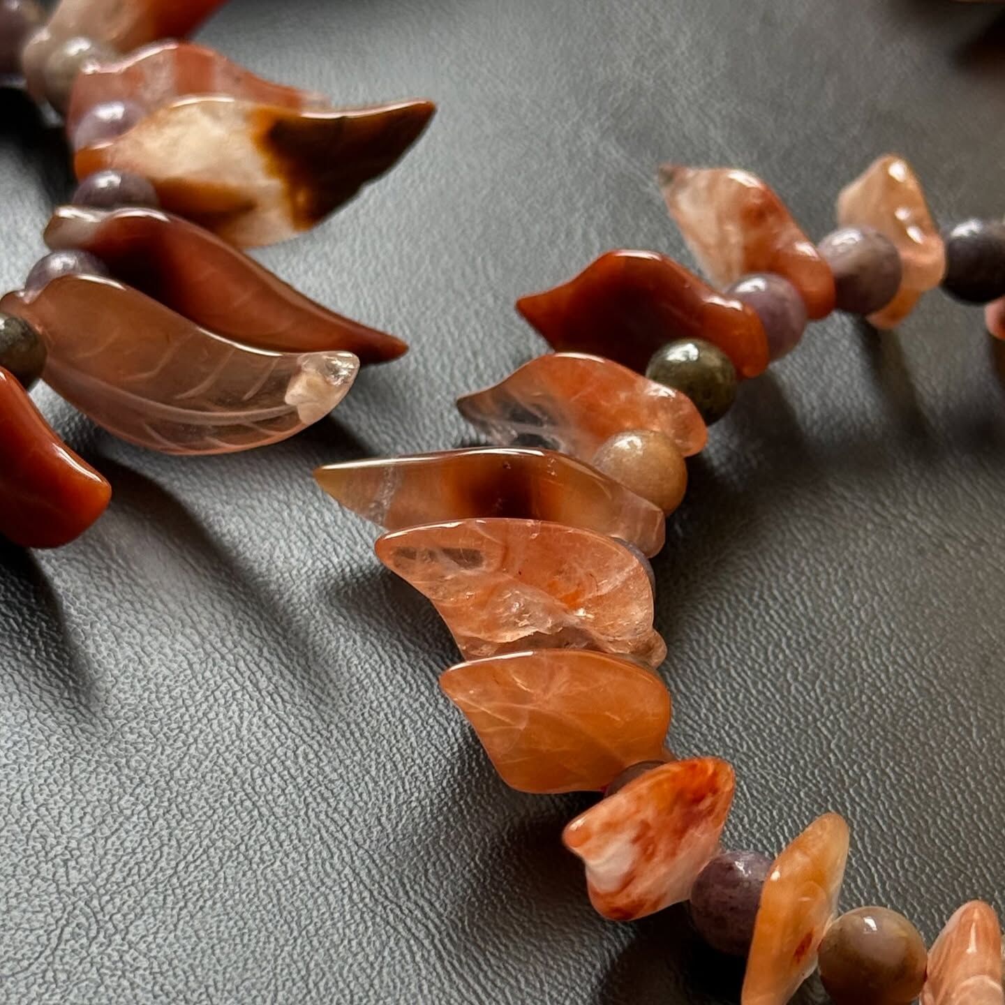 [原石] 紅瑪瑙 葉子 手串
