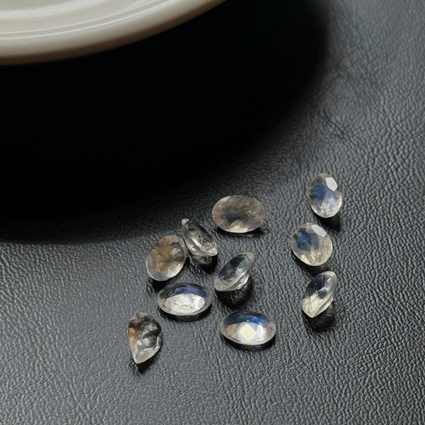 [原石] 月光石 裸鑽