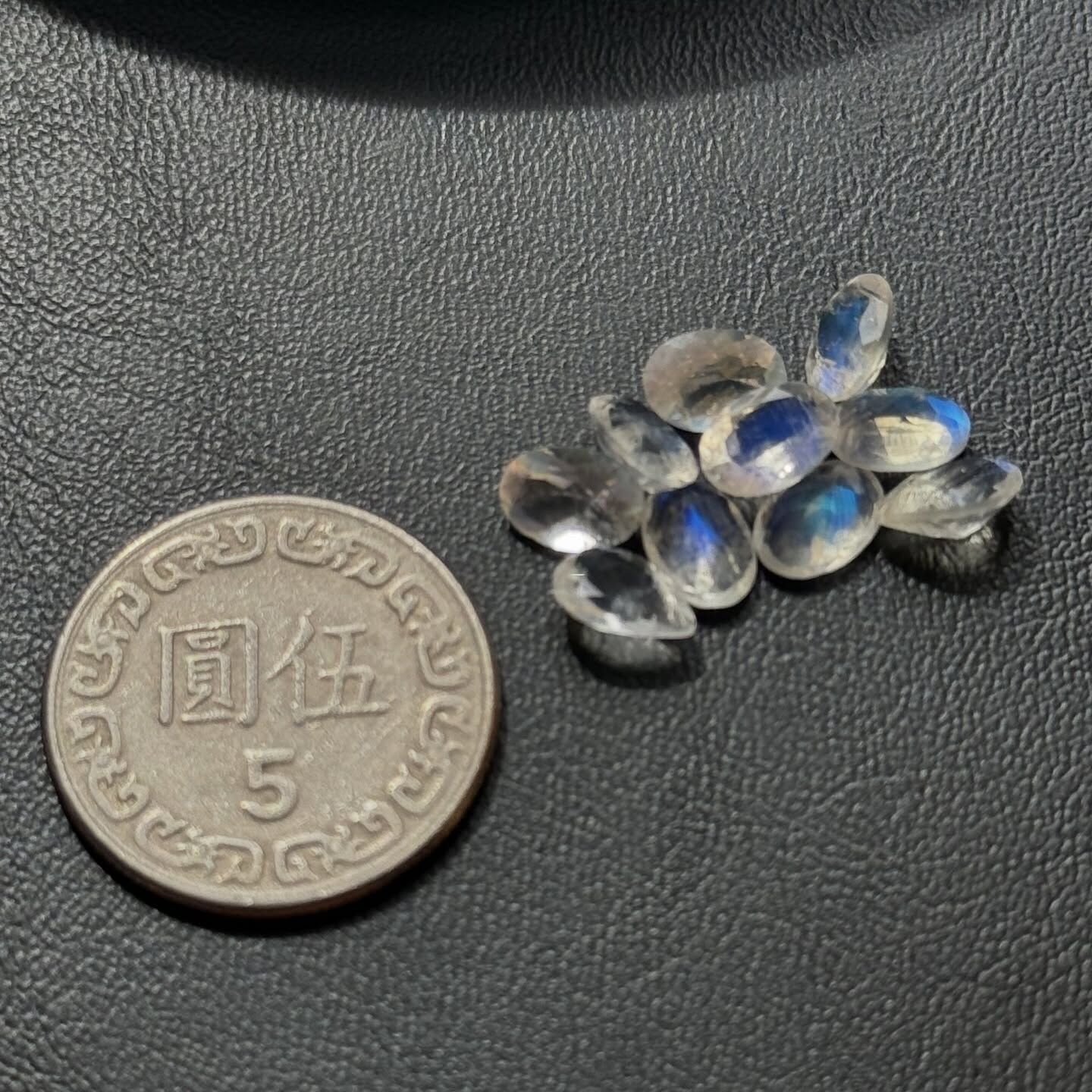 [原石] 月光石 裸鑽