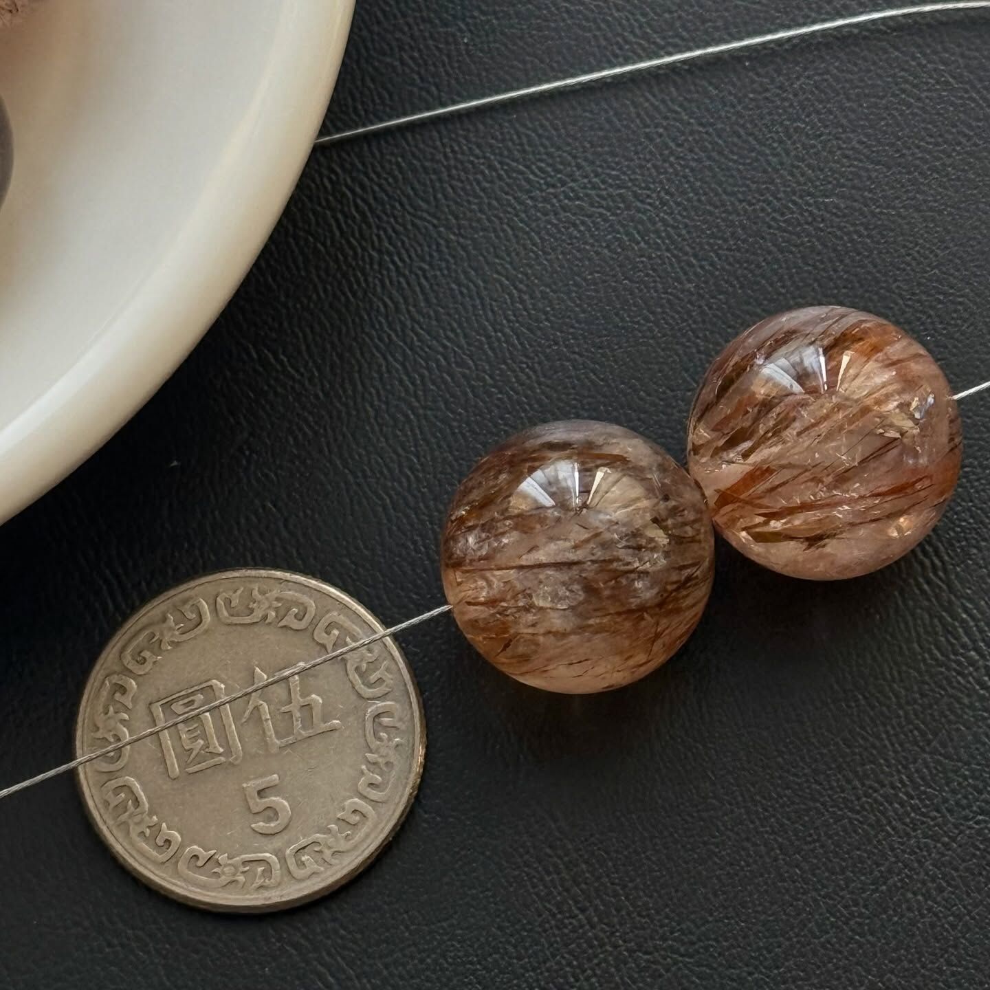 [原石] 黑金超七 通孔