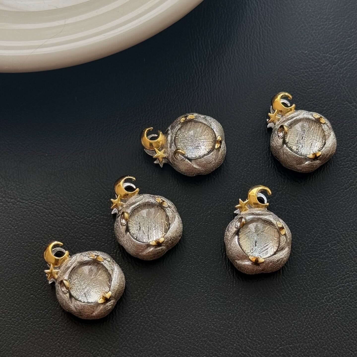 [原石] 鐵隕石 / 天鐵 925銀 項鏈吊墜（也可以當作串珠配件）