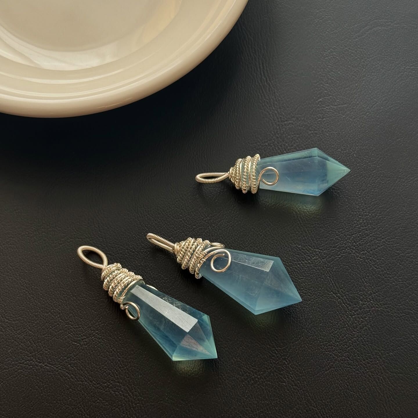 [原石] 海藍寶 靈擺 項鏈吊墜 金屬線編織手工製作