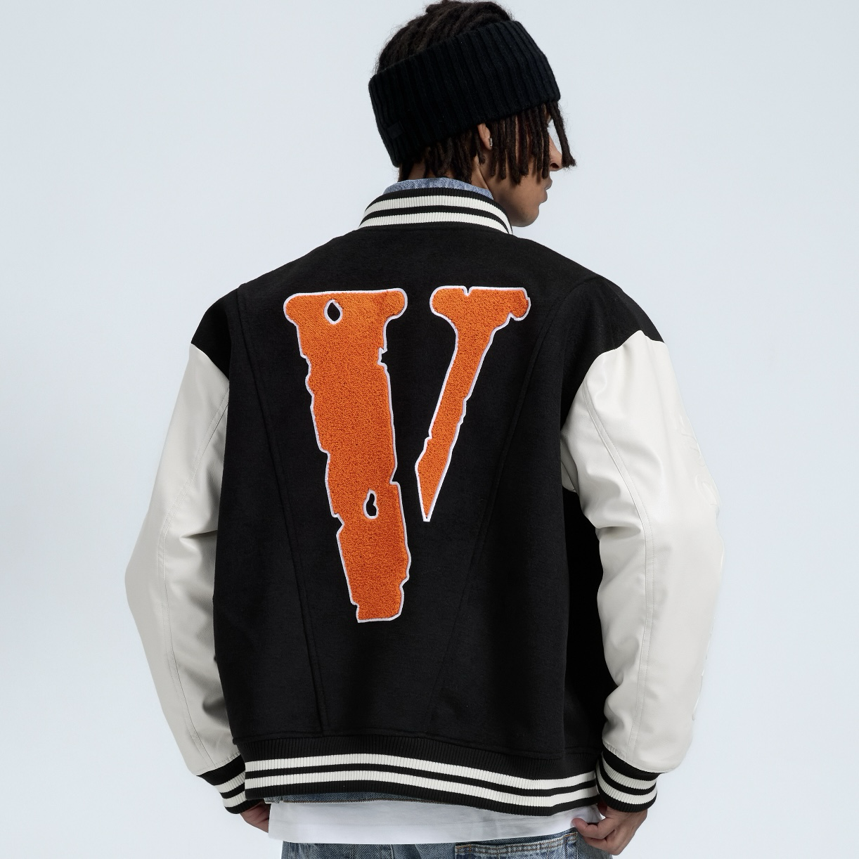 VLone baseball jacket 背後大V 立體字 皮革棒球外套 黑白橘 VLBJ25001