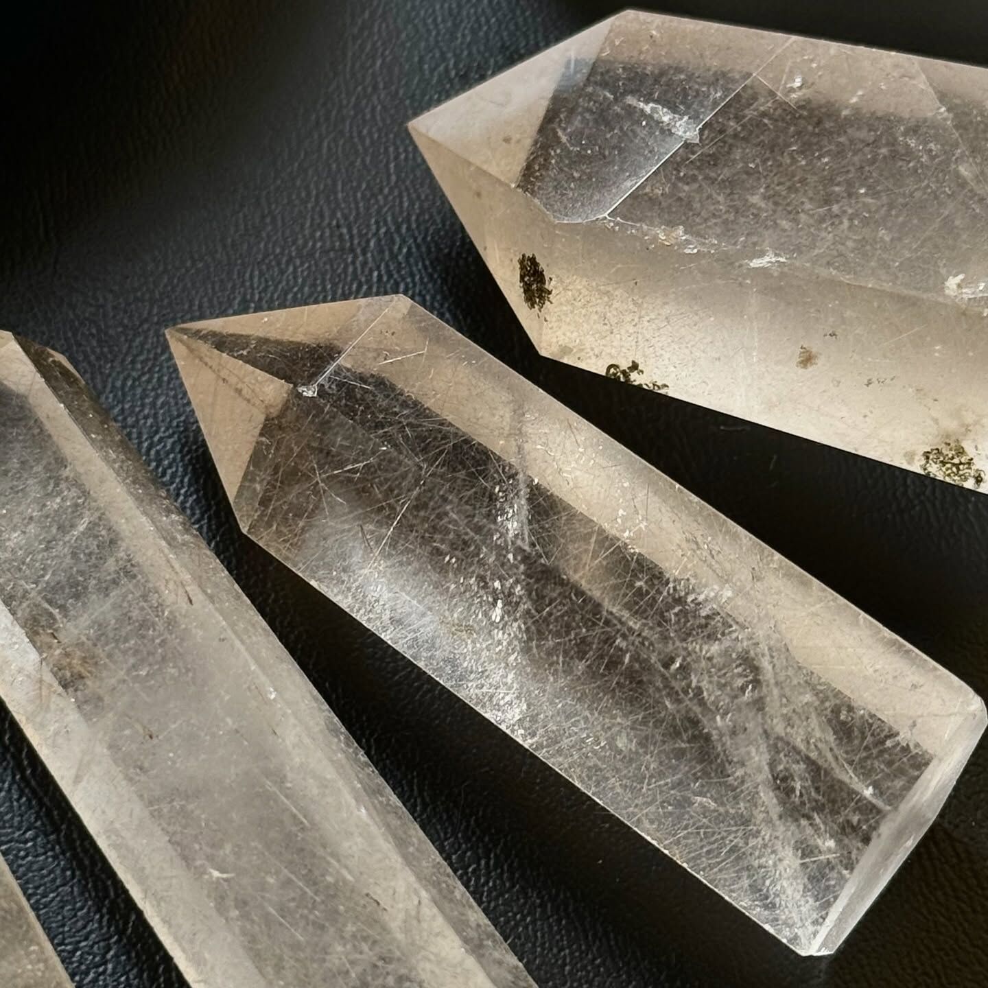 [原石] 銀鈦晶 水晶柱