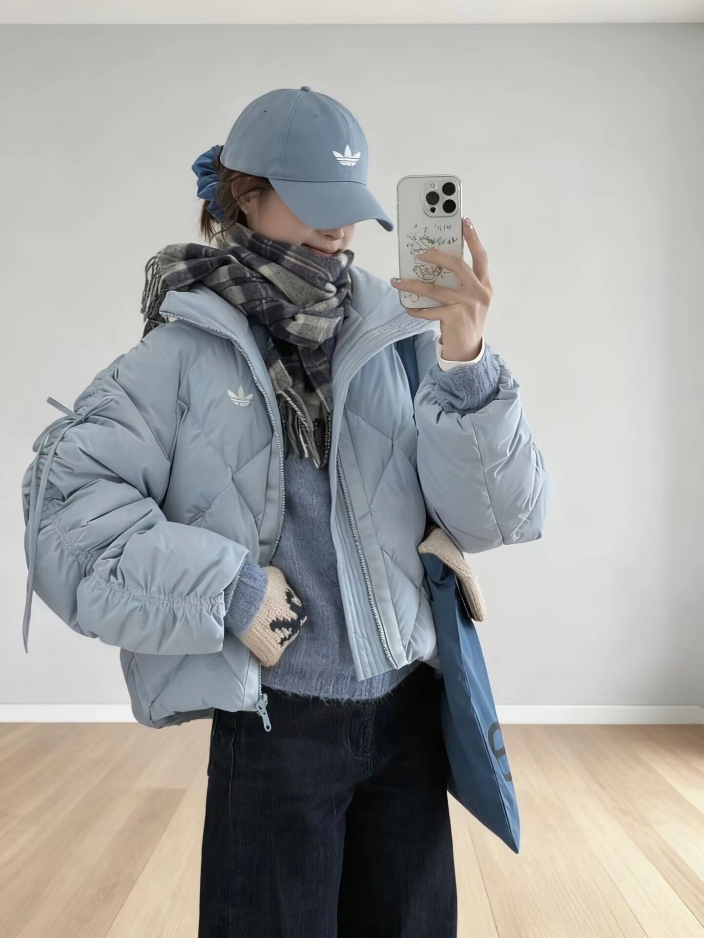 代購-Adidas Originals FW25 BOW COM 抓皺 蝴蝶結 寬鬆 羽絨服 藍/白 KC2612 KC2611