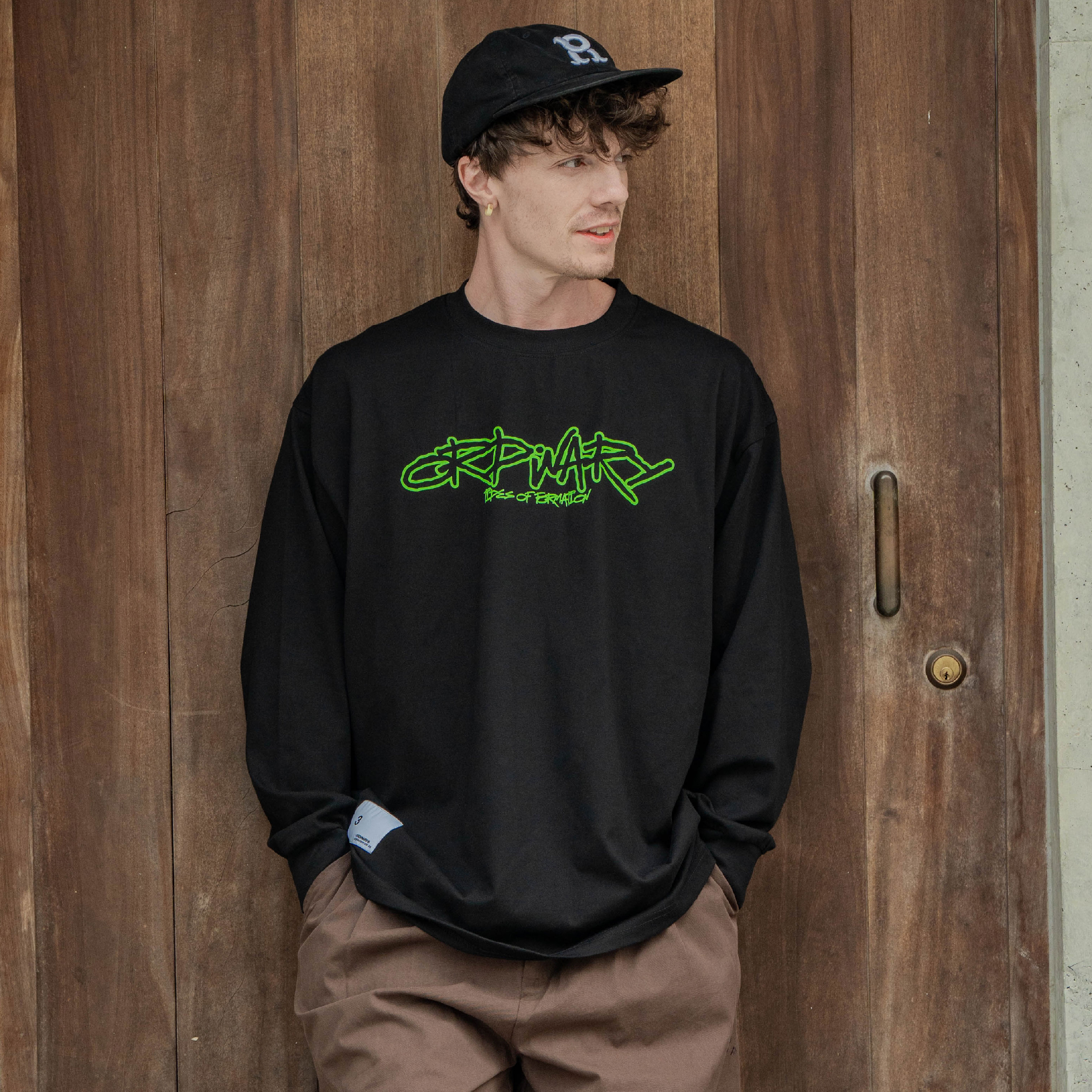 ORDINARY Whale Graffiti Long Sleeve Tee 鯨魚照片塗鴉長袖Tee