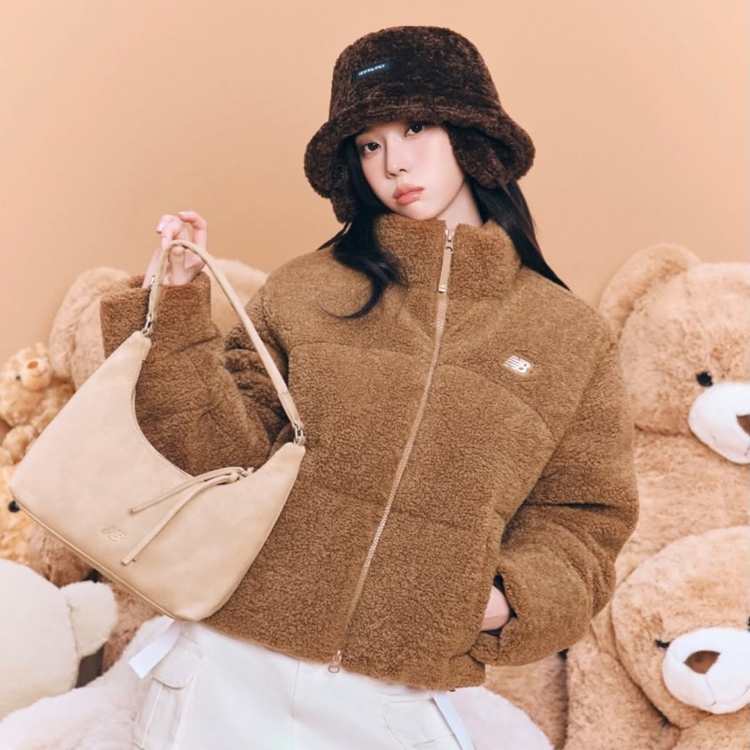 🇰🇷 NEW BALANCE NB 麂皮 單肩包 腋下包 手提包 金冬天 aespa Winter同款 / 預購