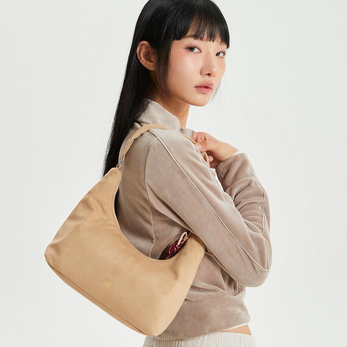 🇰🇷 NEW BALANCE NB 麂皮 單肩包 腋下包 手提包 金冬天 aespa Winter同款 / 預購