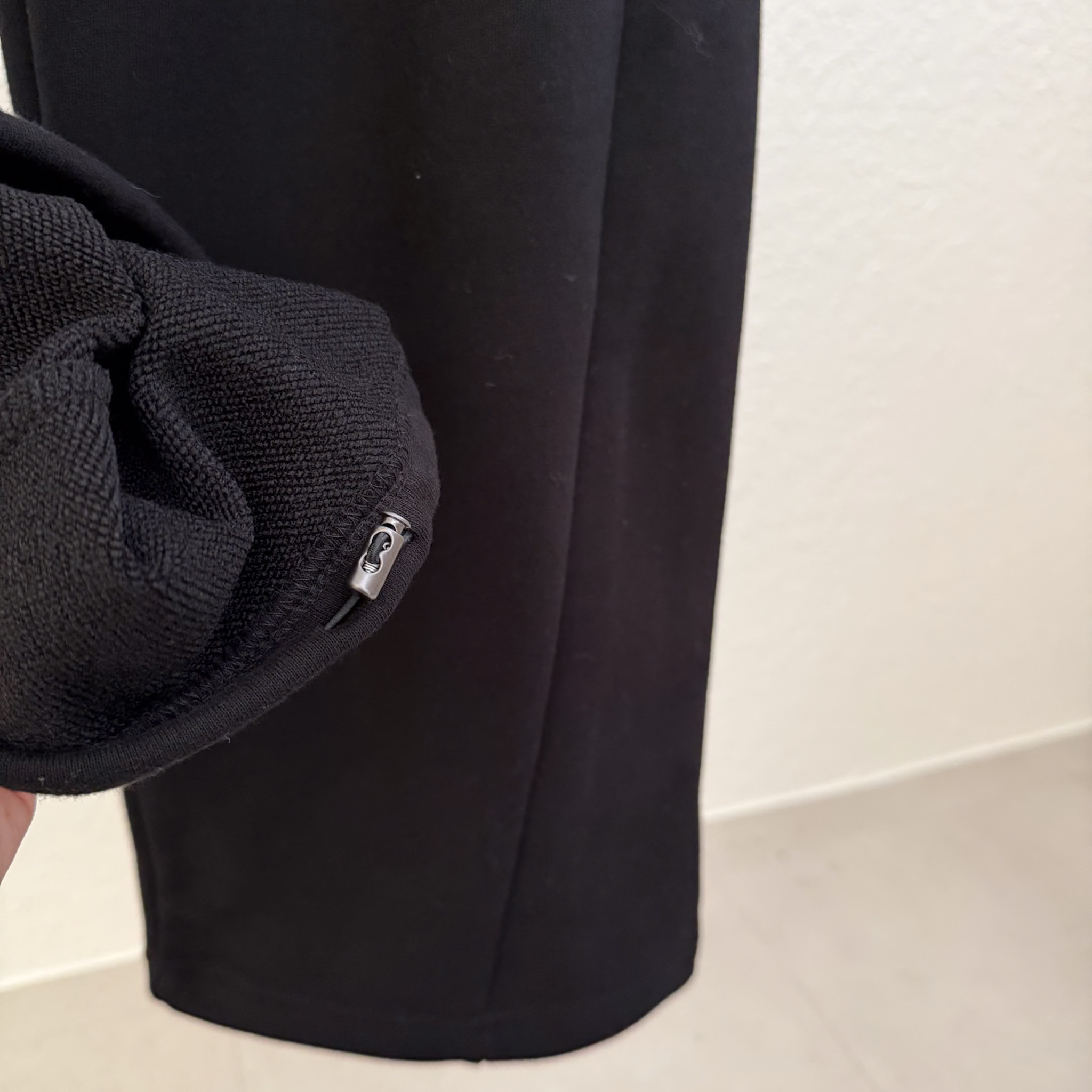 N16 男生可以穿!率性切割弧形棉褲(黑)