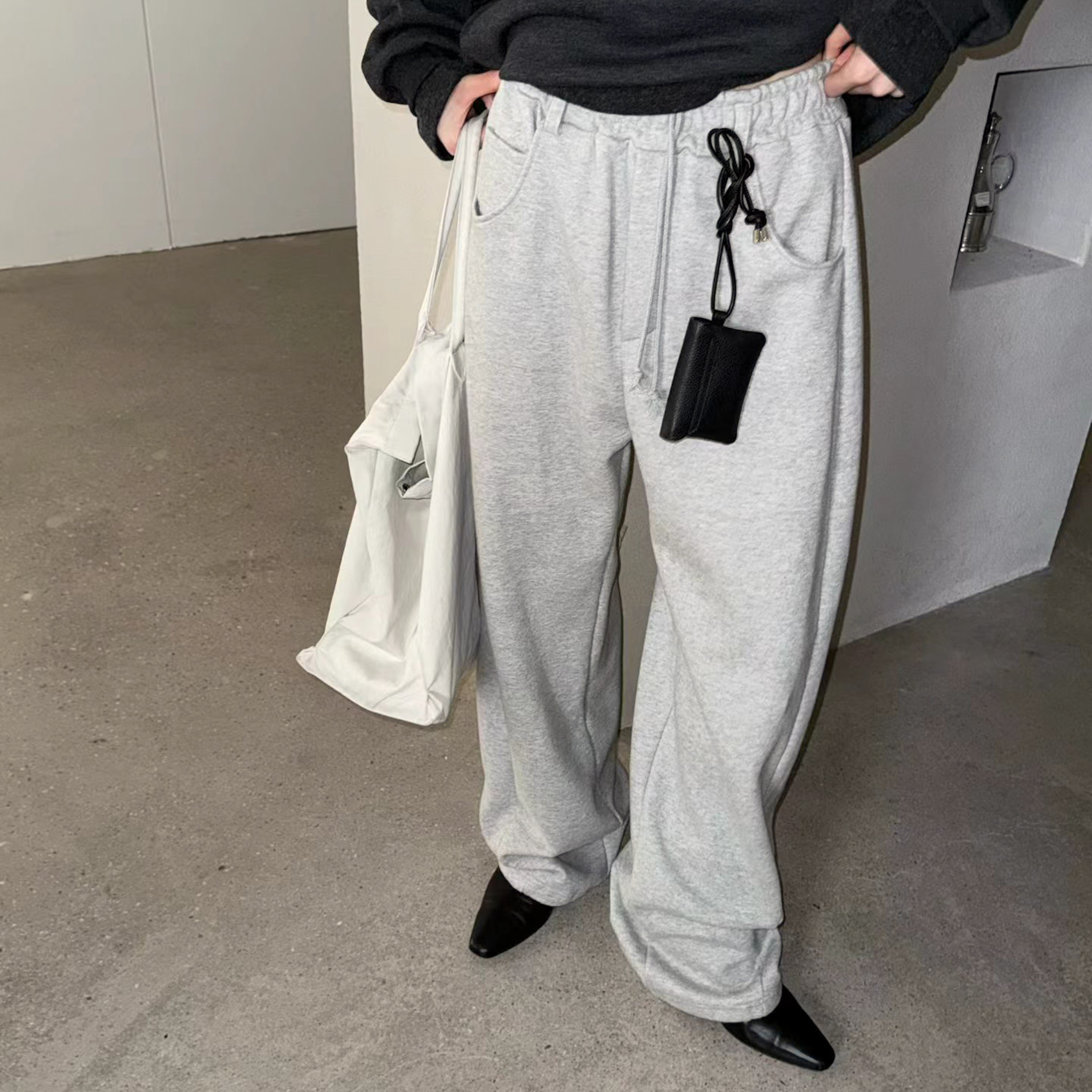 N16 男生可以穿!率性切割弧形棉褲(灰)