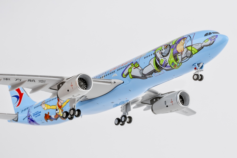 NG model 1/400 中國東方航空 A330-300 B-5976 玩具總動員 附支架