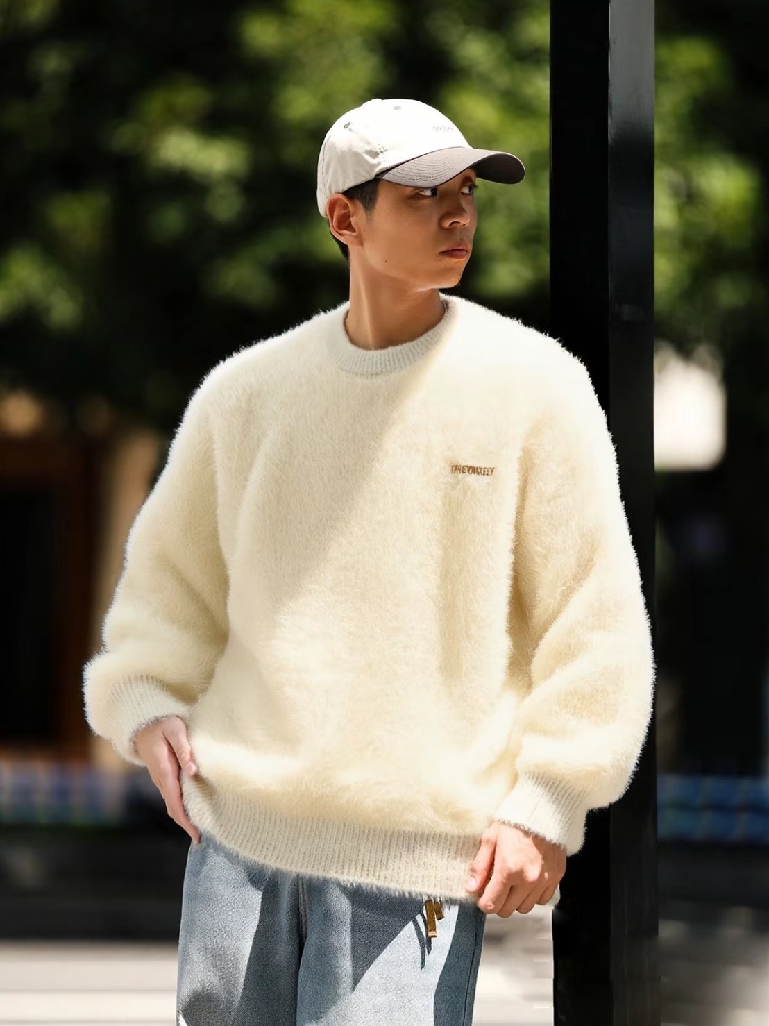 QNXEEY 日系 仿貂絨 字母 刺繡 圓領 毛衣