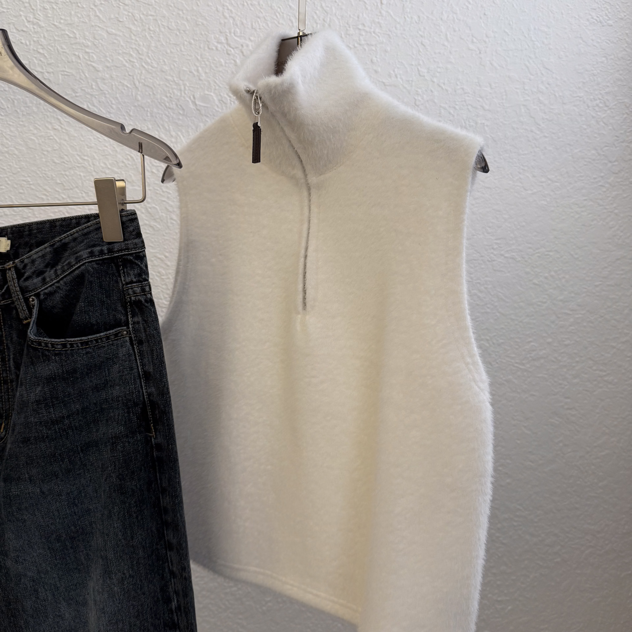 N23 斷貨款QQ毛拉鏈皮革立領背心(白)