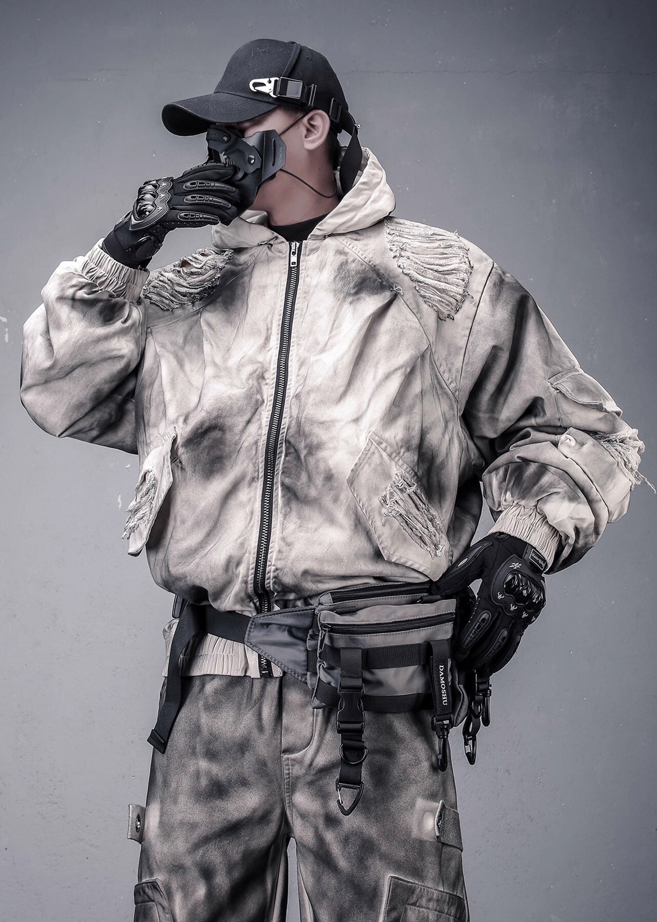 𝙏𝙀𝘾𝙃𝙒𝙀𝘼𝙍 廢土髒染做舊割破連帽棉衣