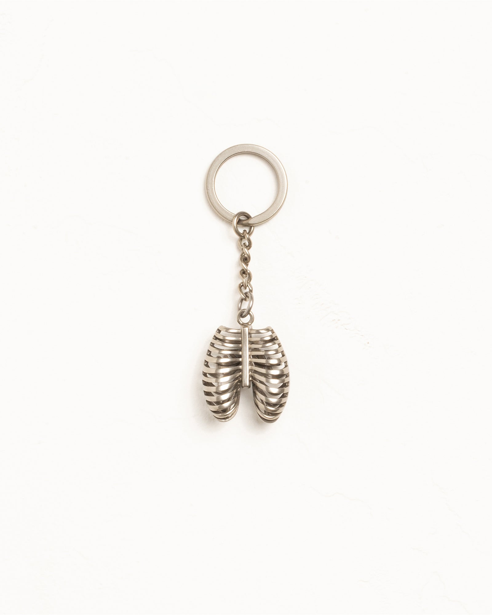 2025AW STUSSY RIBCAGE KEYCHAIN 骨頭 肋骨 配件 金屬 鑰匙圈 吊飾 現貨 138976