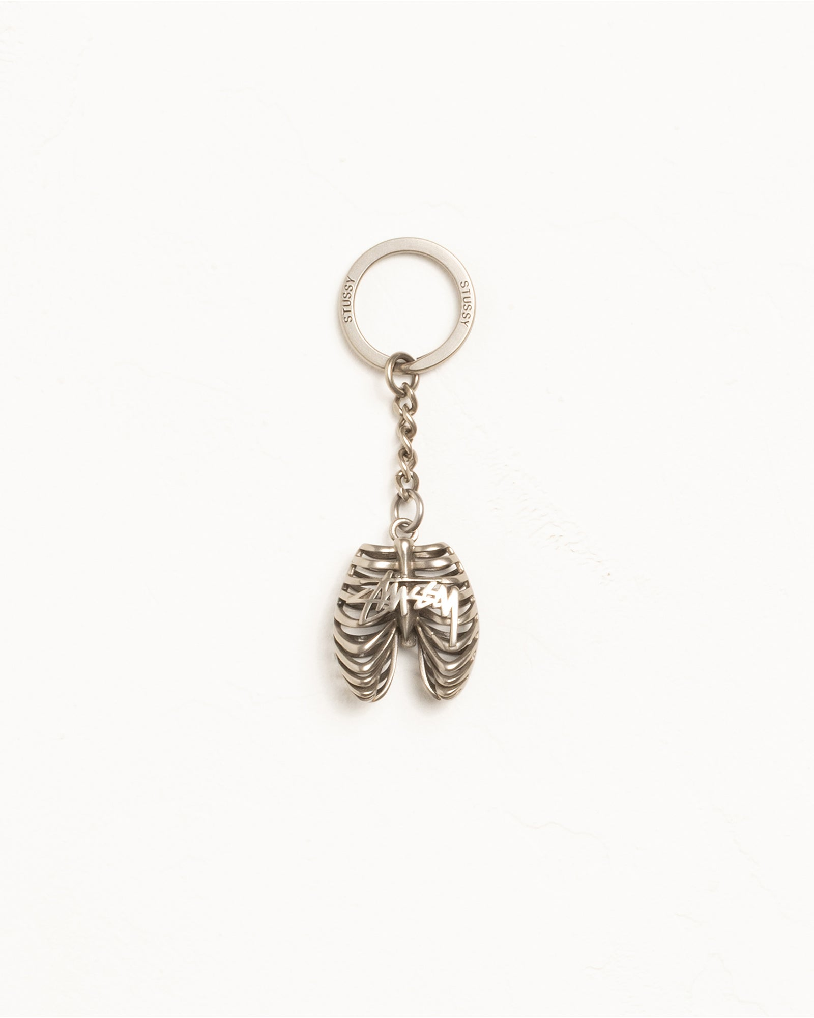 2025AW STUSSY RIBCAGE KEYCHAIN 骨頭 肋骨 配件 金屬 鑰匙圈 吊飾 現貨 138976