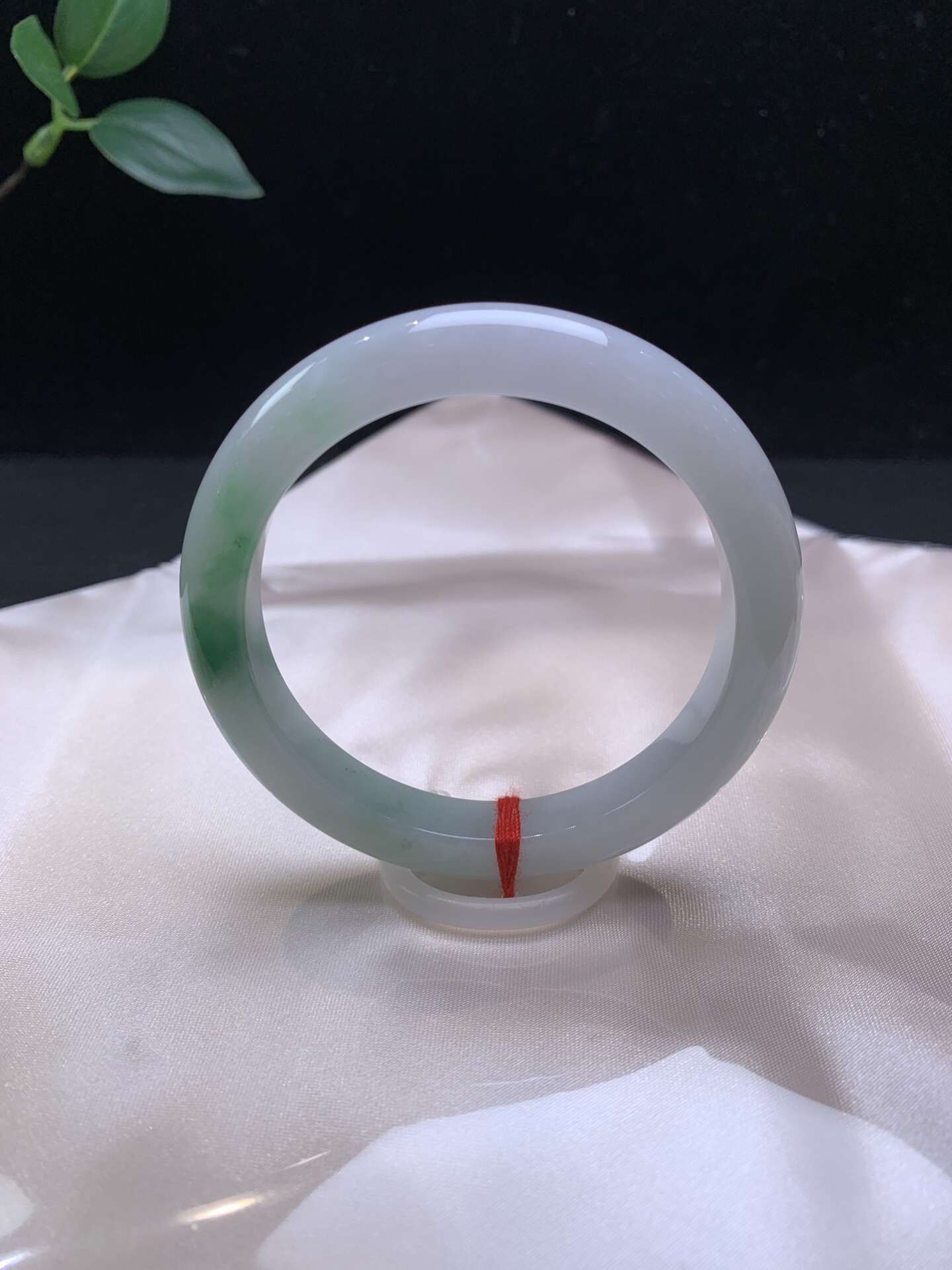 1110336 53.5mm翡翠飄綠花正圈手鐲 (52-54)