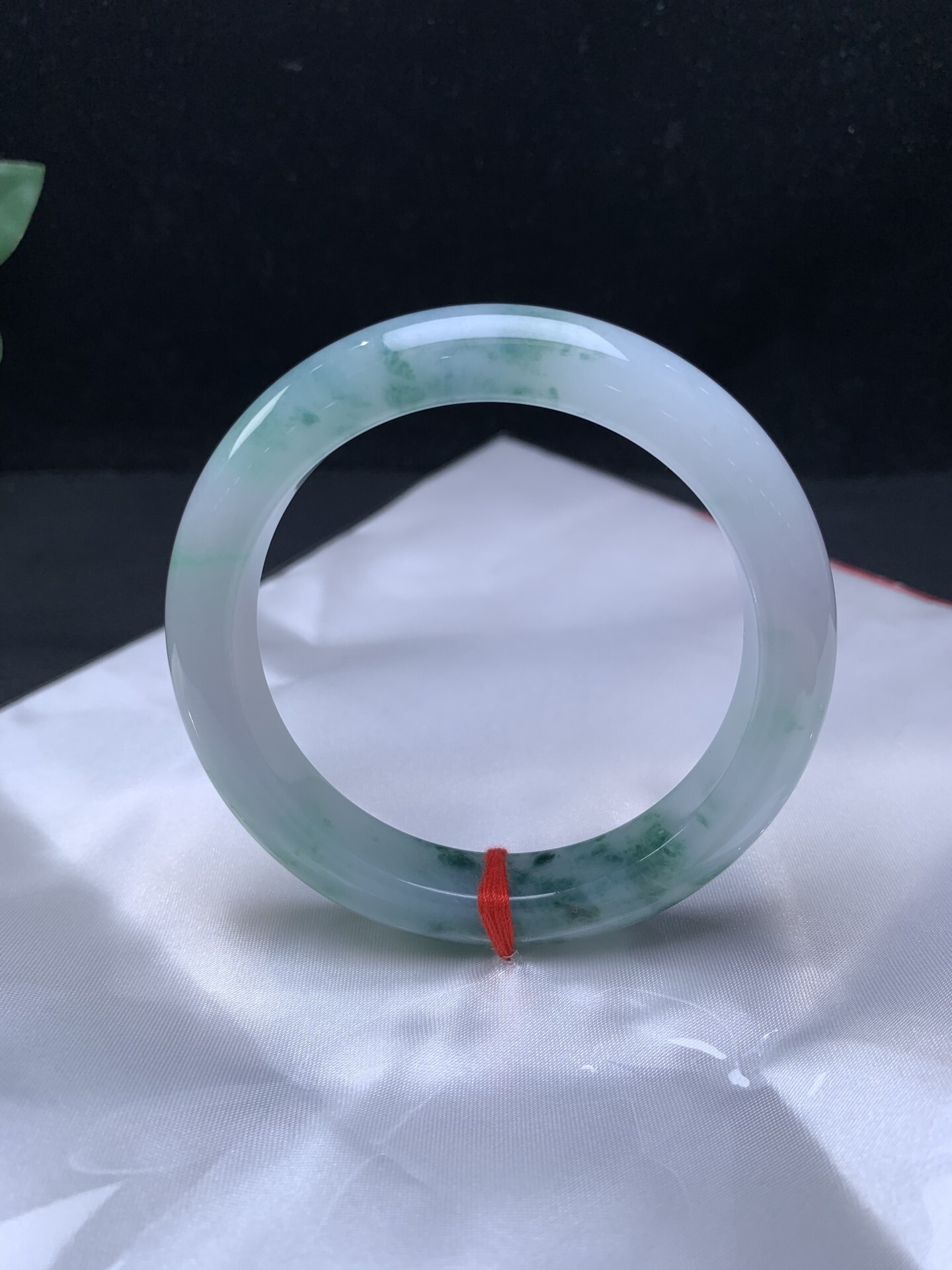 1110338 58.3mm翡翠飄花正圈手鐲 (58-60)