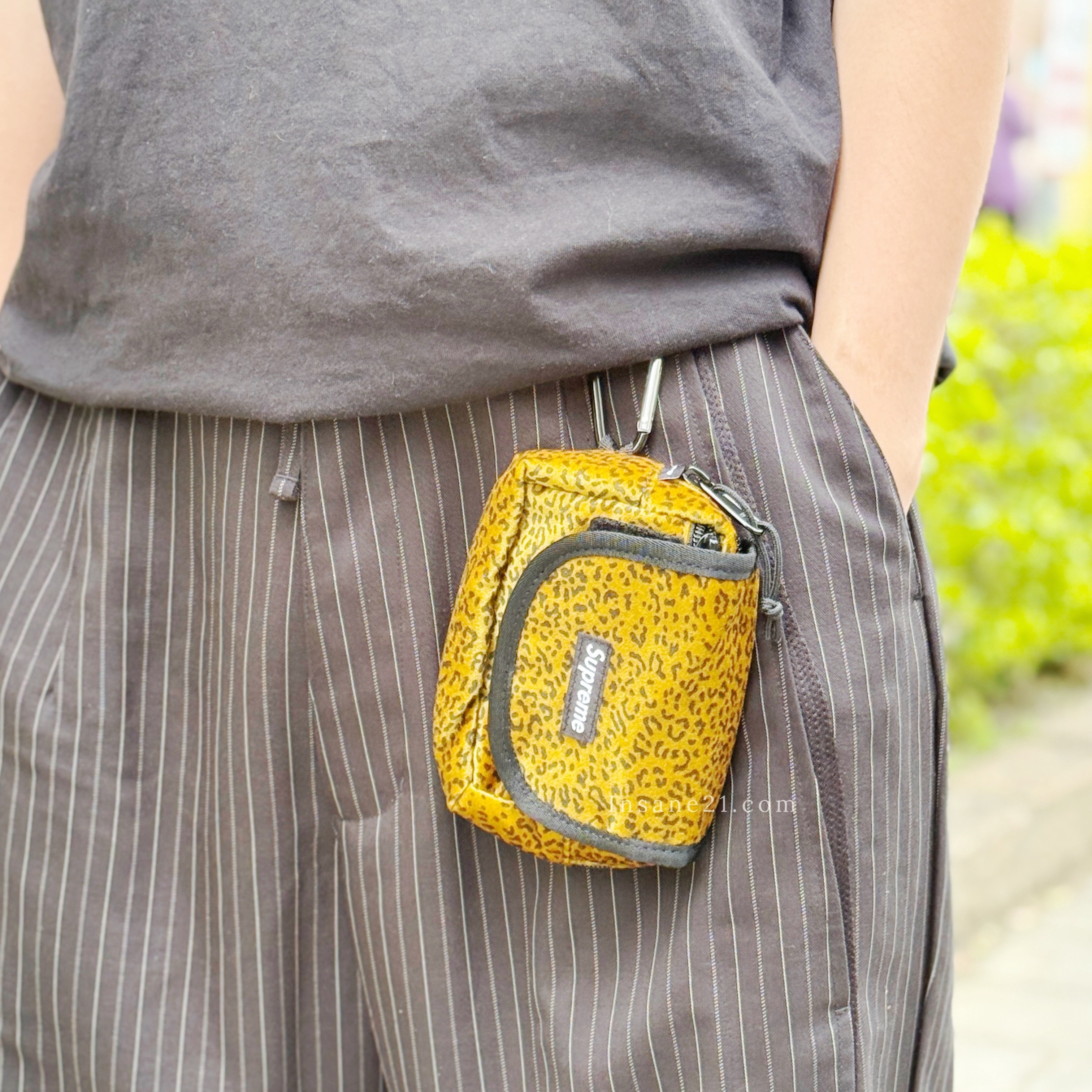 SUPREME VELVET MINI POUCH 豹紋 天鵝絨 迷你包 登山扣 收納包