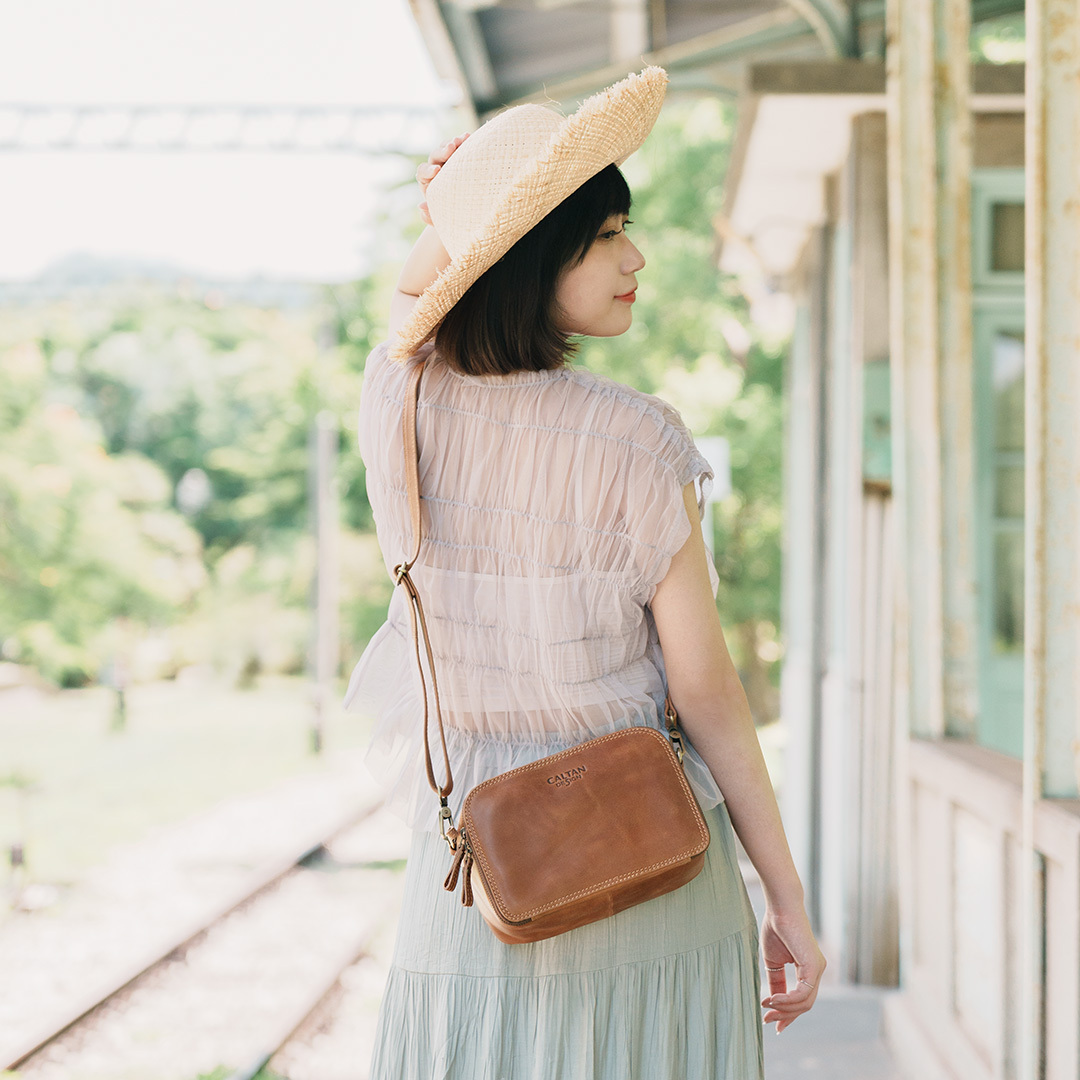 真皮多功能分層側背包-四色(5510)