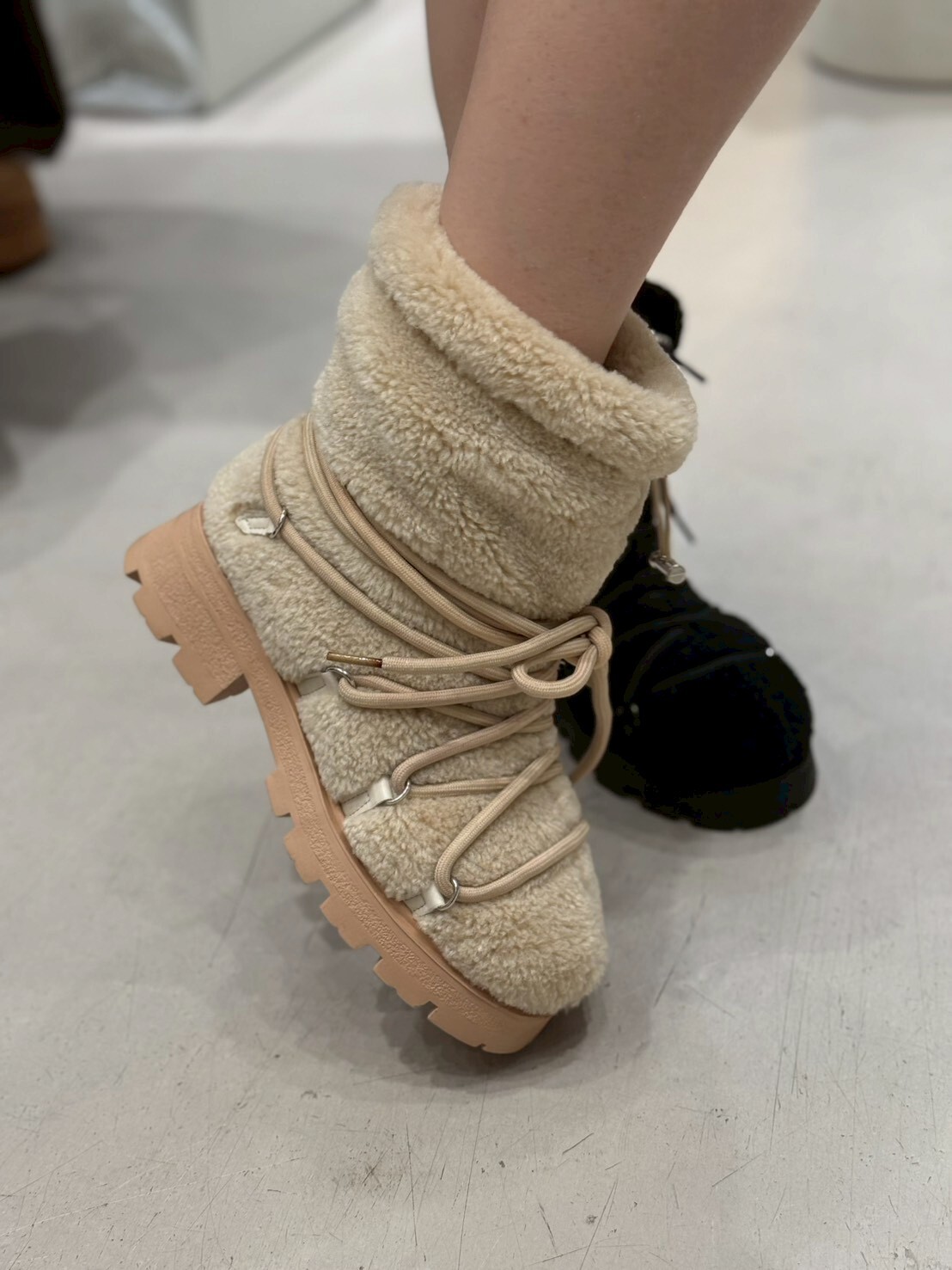 SH5205 羊毛綁帶雪地靴 *S/M/L碼*