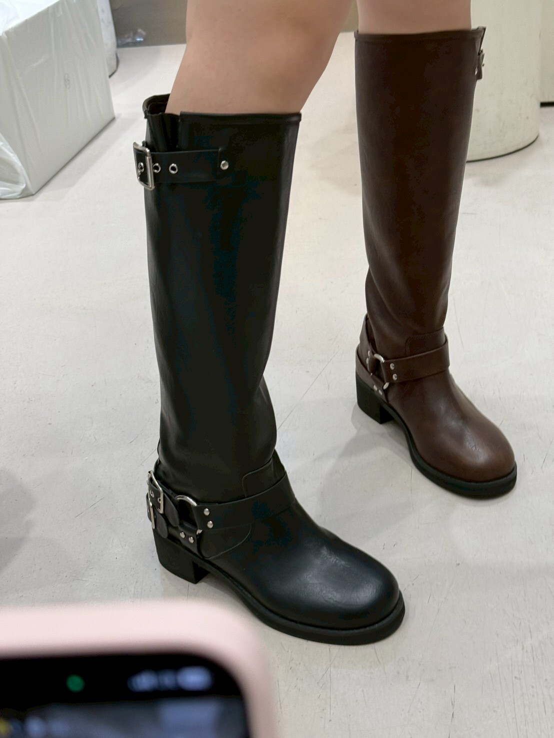 SH5235 滑面皮皮帶扣長靴 *足碼*