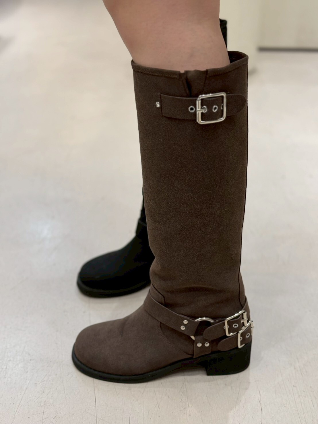 SH5207 基礎仿麂皮皮帶扣長靴 *足碼*